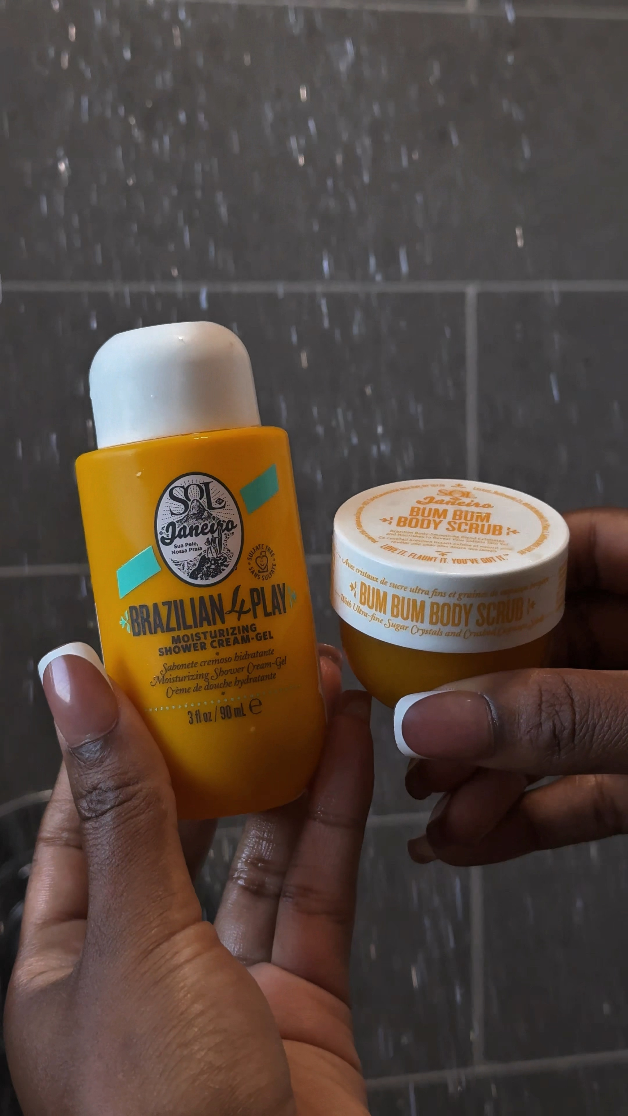 Loved having these body care gems on my trip to miami. I smelled so delicious like a delicious tropical treat with vanilla. I went to try aerial yoga in Miami 🤗