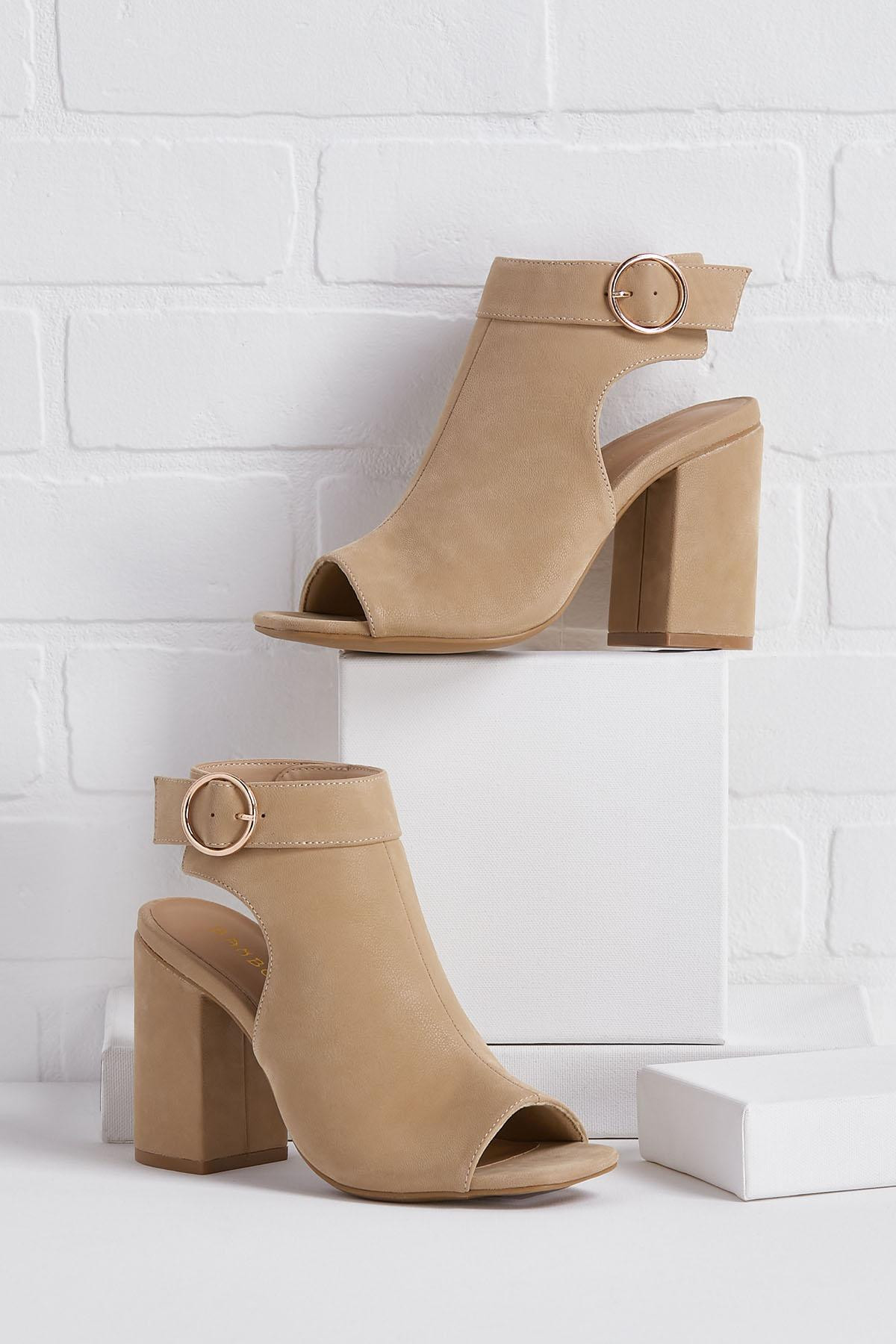 down the block heels | Versona