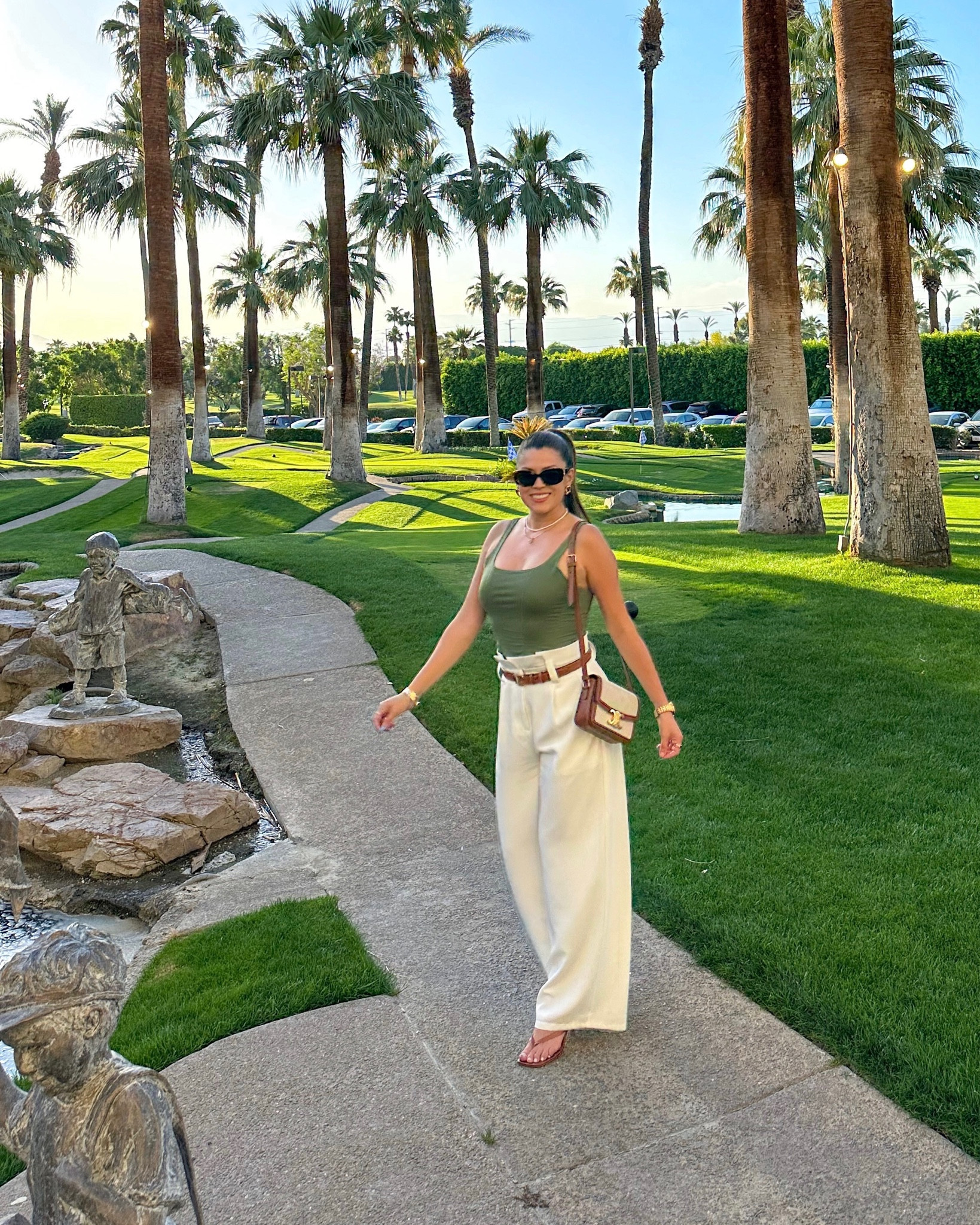 Vacation outfit 
Summer outfit 
White trousers 
Corset top 