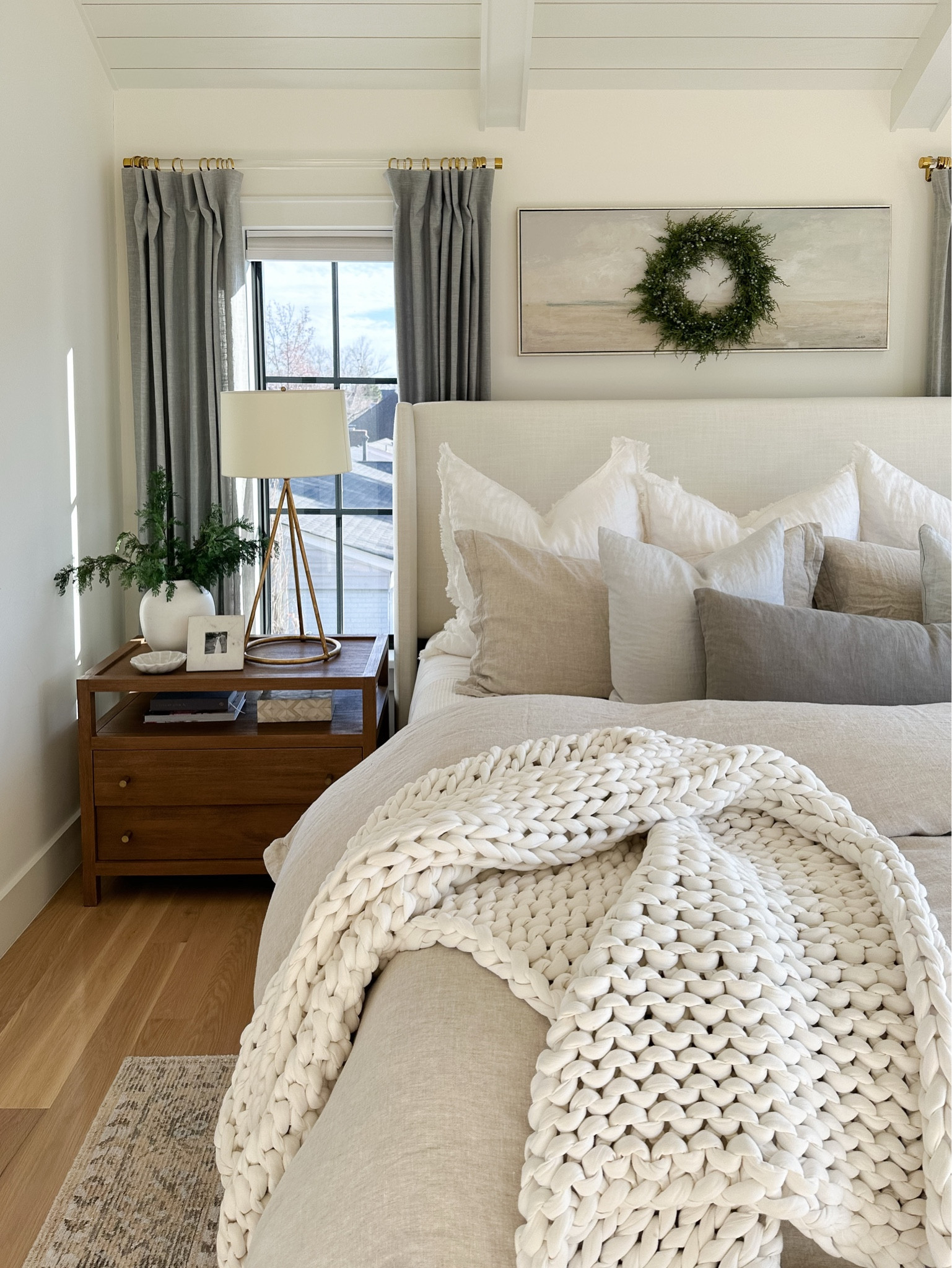 My acrylic curtain rod is on sale today along with other pieces in my bedroom!

Bedroom design, curtains rod, holiday bedroom, neutral aesthetic 

#LTKHoliday #LTKHome #LTKSaleAlert