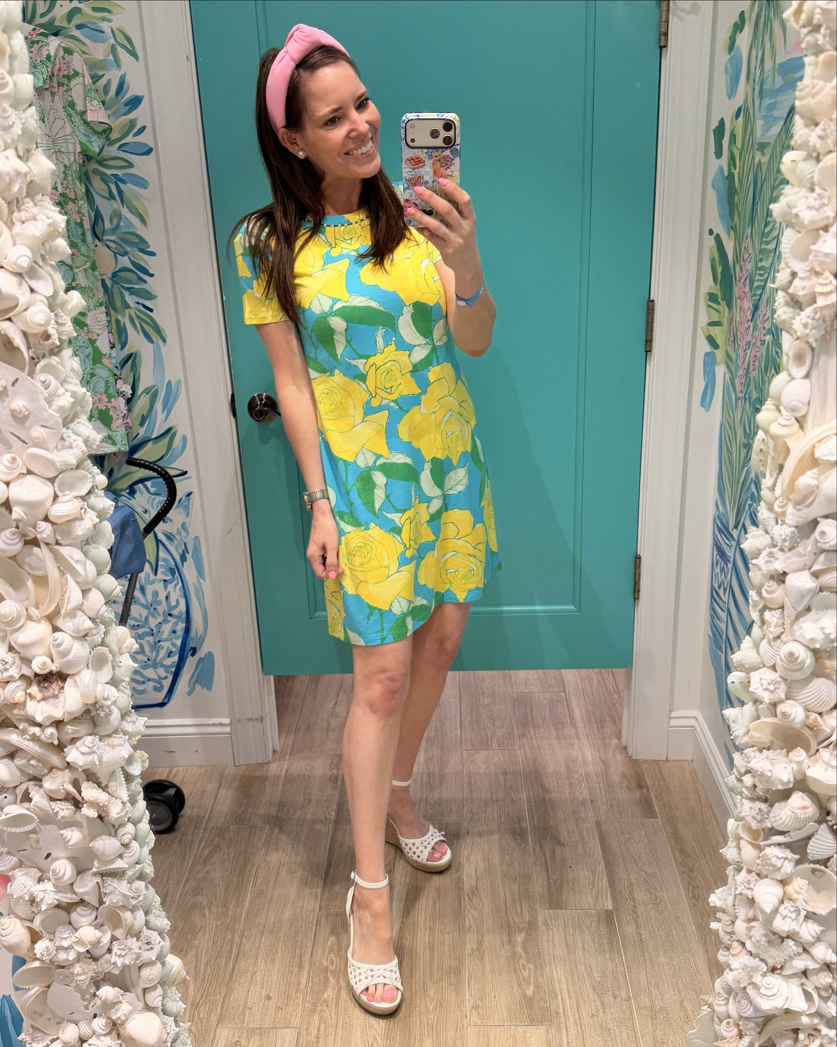 Bright Lilly Summer Shift Dress 🌼💚

💛 

Such a fun, vibrant Lilly moment 💛🌿 this floral shift dress is giving all the sunshine vibes! I love the bold yellow and blue print—it’s the perfect statement piece for summer days ☀️ The easy shift silhouette keeps it super comfortable while still looking polished and put together.

Styled with neutral espadrille wedges and a pink headband for that playful, preppy touch 💕 This would be so cute for brunch, vacation, or any daytime event!

lilly pulitzer dress, bright summer outfit, yellow floral dress, preppy summer style, palm beach style, shift dress outfit, espadrille wedges, colorful summer fashion, resort wear outfit

#LTKOver40 #LTKSeasonal #LTKWorkwear