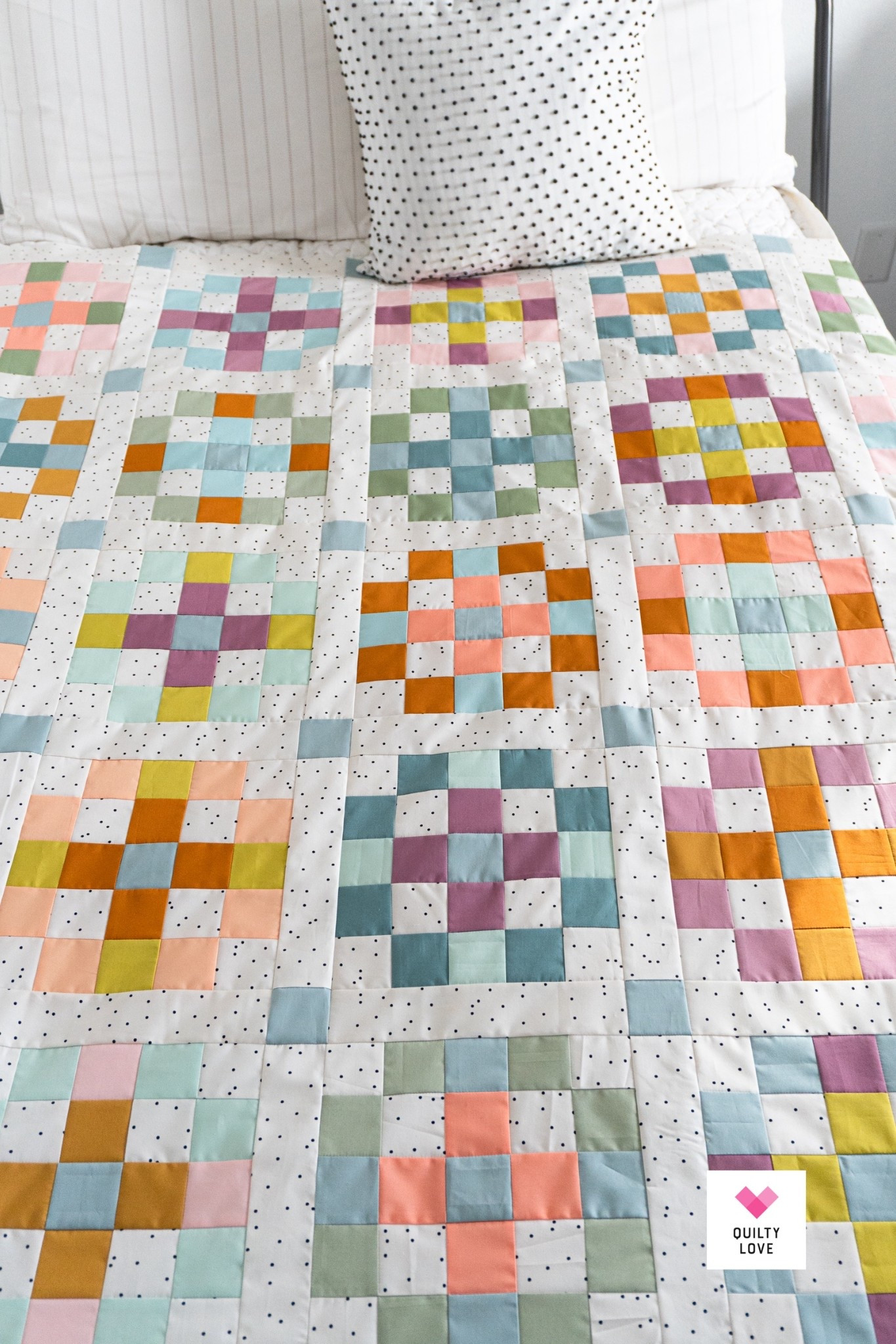Crossroads quilt pattern by Quilty Love. 