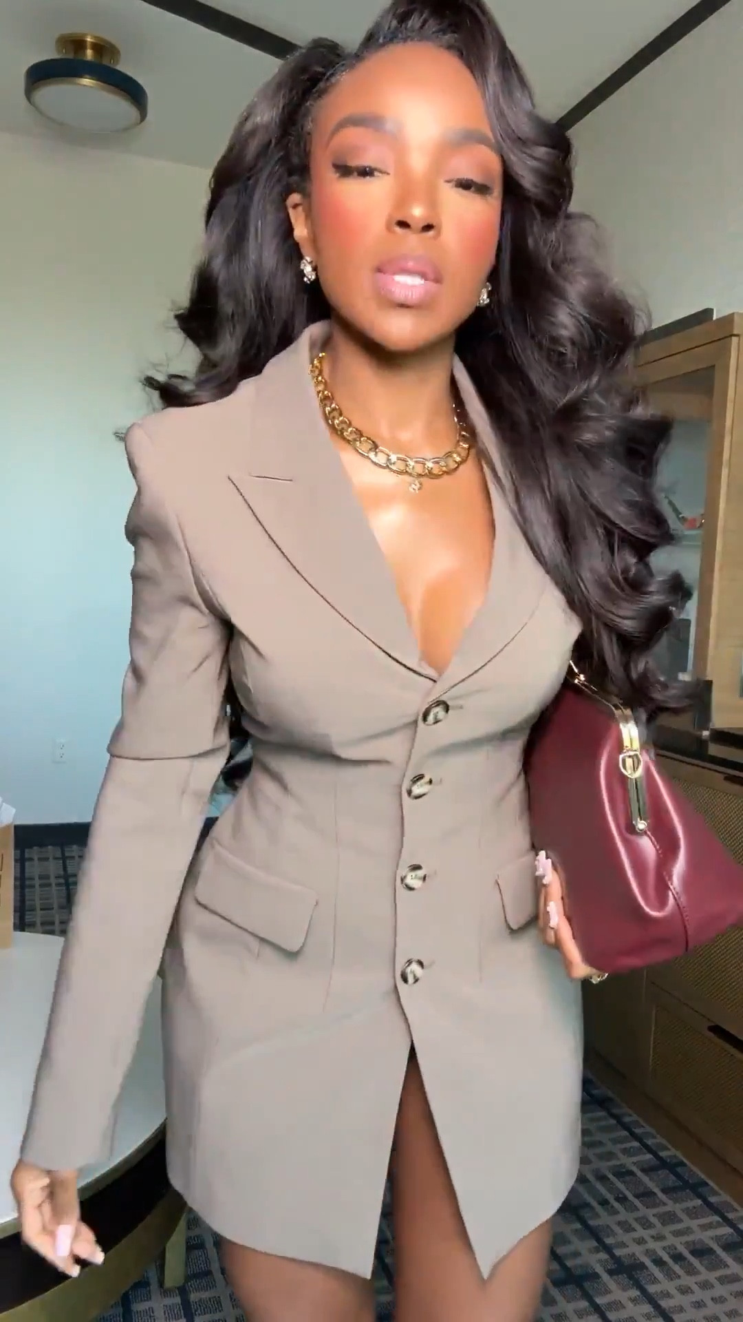 Scroll to shop this elevated black blazer dress look.

Perfect for date night, dinners, or a chic night out.

📏 Measurements: 5’4”, 140 lbs, 34D bust, 27” waist, 40” hips

Follow me on Instagram and YouTube @kirasfashionfinds