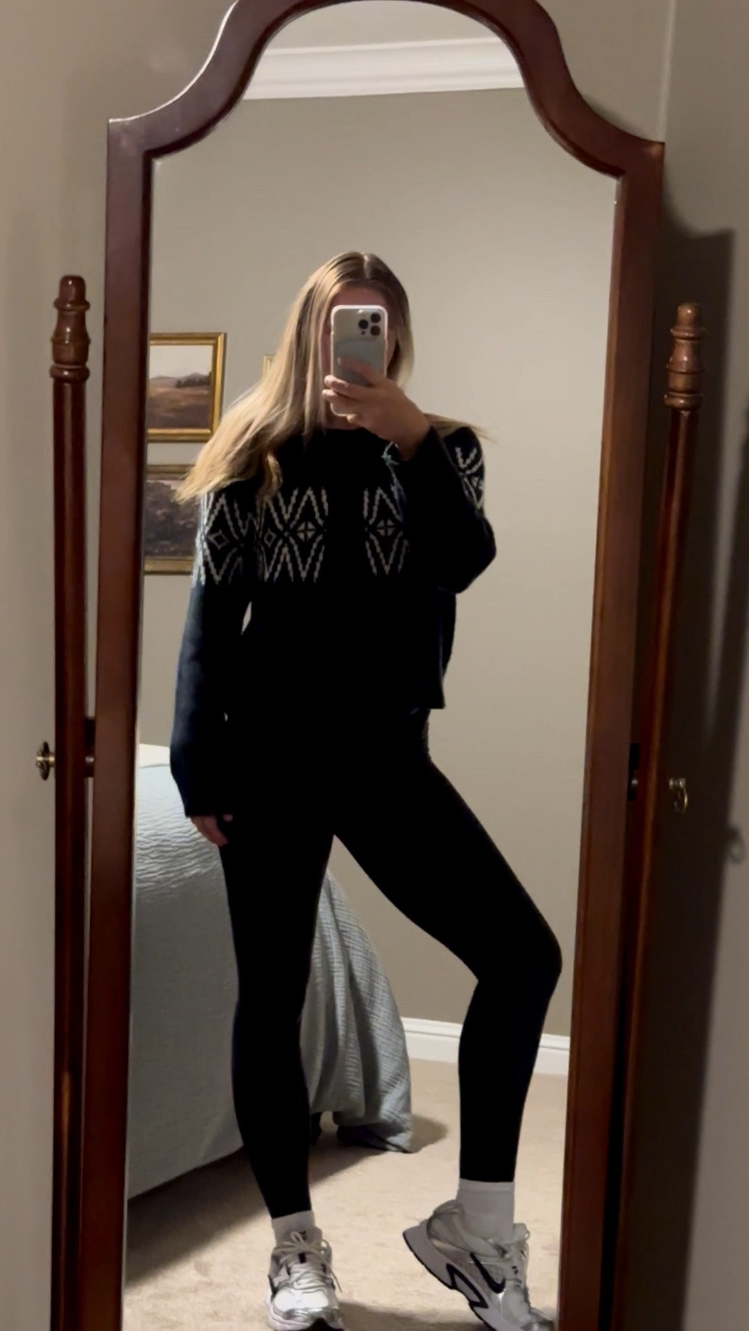 Casual + cute holiday errands outfit🖤

Abercrombie cardigan
Lululemon align leggings
Nike sneakers 

https://community.abercrombie.com/s/emily.w.1

#LTKSaleAlert #LTKActive #LTKootd