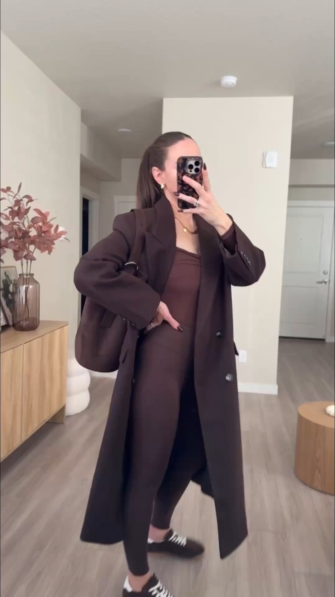 i'm 5'7 wearing  size small in coat leggings and bodysuit  



dad coat
oversized coat 

 #dadcoat #browncoat #longcoat #oversizedcoat