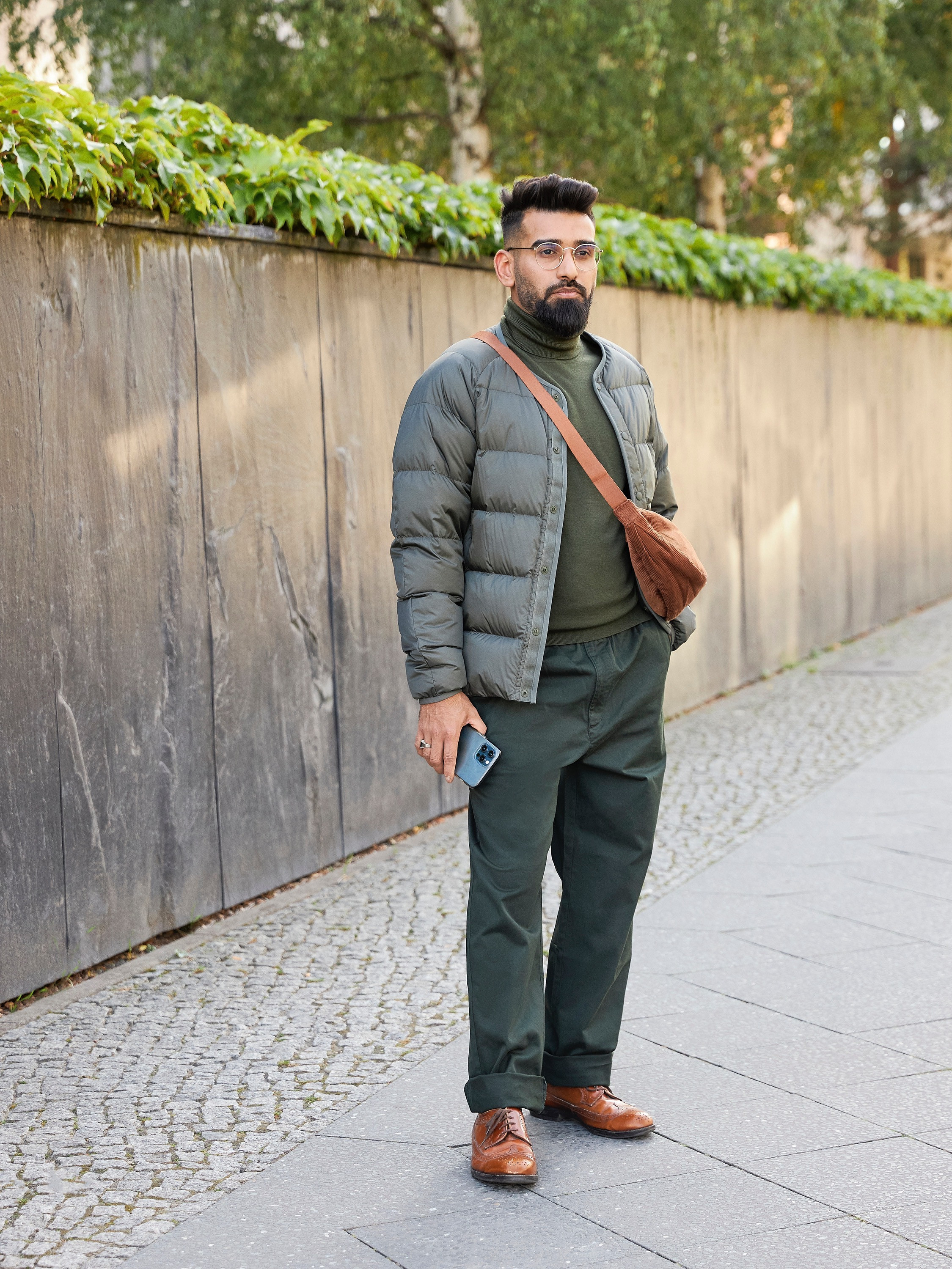 Round Mini Shoulder Bag (Corduroy) | UNIQLO (UK)