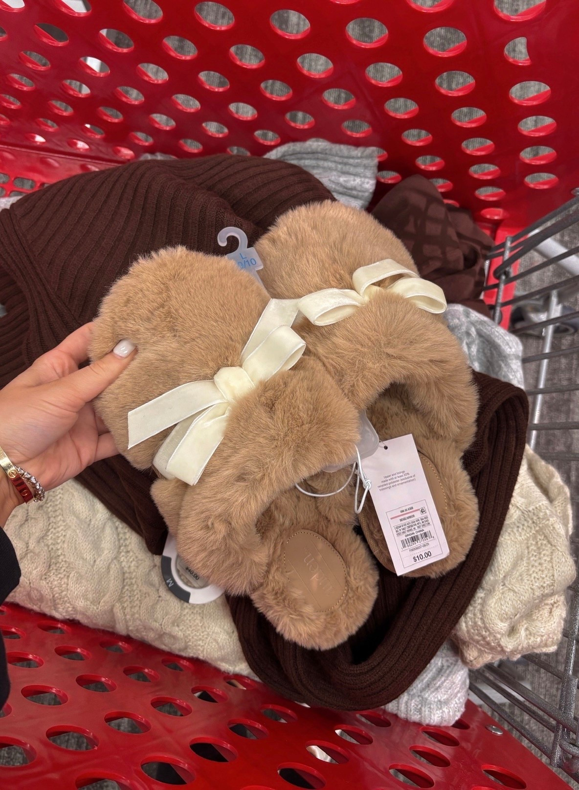 The cutest slippers that would make the best gift or stocking stuffer 🤍🎁

#LTKHoliday #LTKGiftGuide