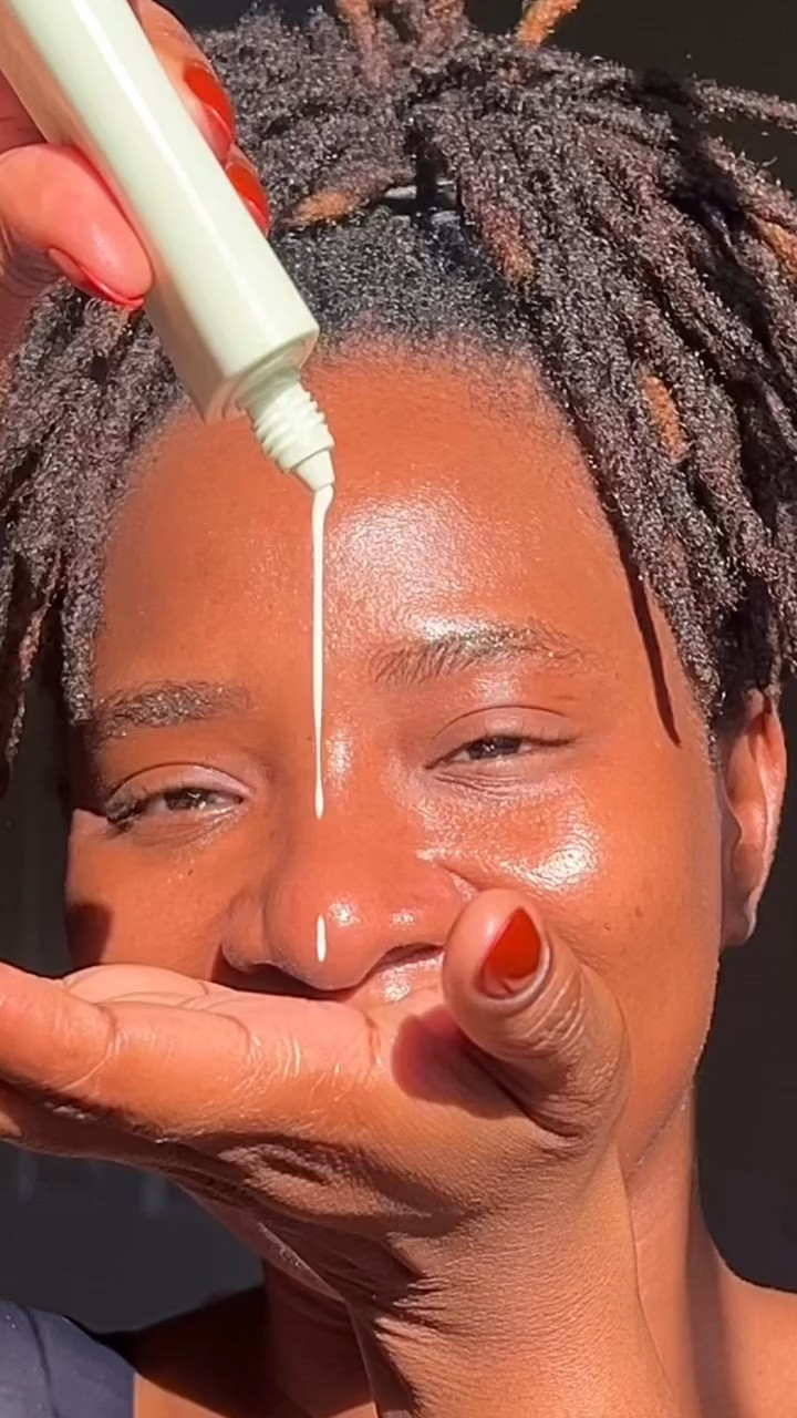 #stylekoreanambassador | You’ve found a sunscreen that not only protects your skin but also provides 3-second cooling relief! 

Say hello to your new favorite sunscreen, Cica Calming Sun Serum by @tocobo_official ! This non-comedogenic sunscreen features 10 types of Hyaluronic Acid, Cape Aloe Extract, and Fermented Cica Complex as its main ingredients. Perfect for sensitive and acne-prone skin, it has a lightweight texture that leaves your skin moisturized with a dewy finish and zero white cast.

It’s already one of my top picks for this summer! 

