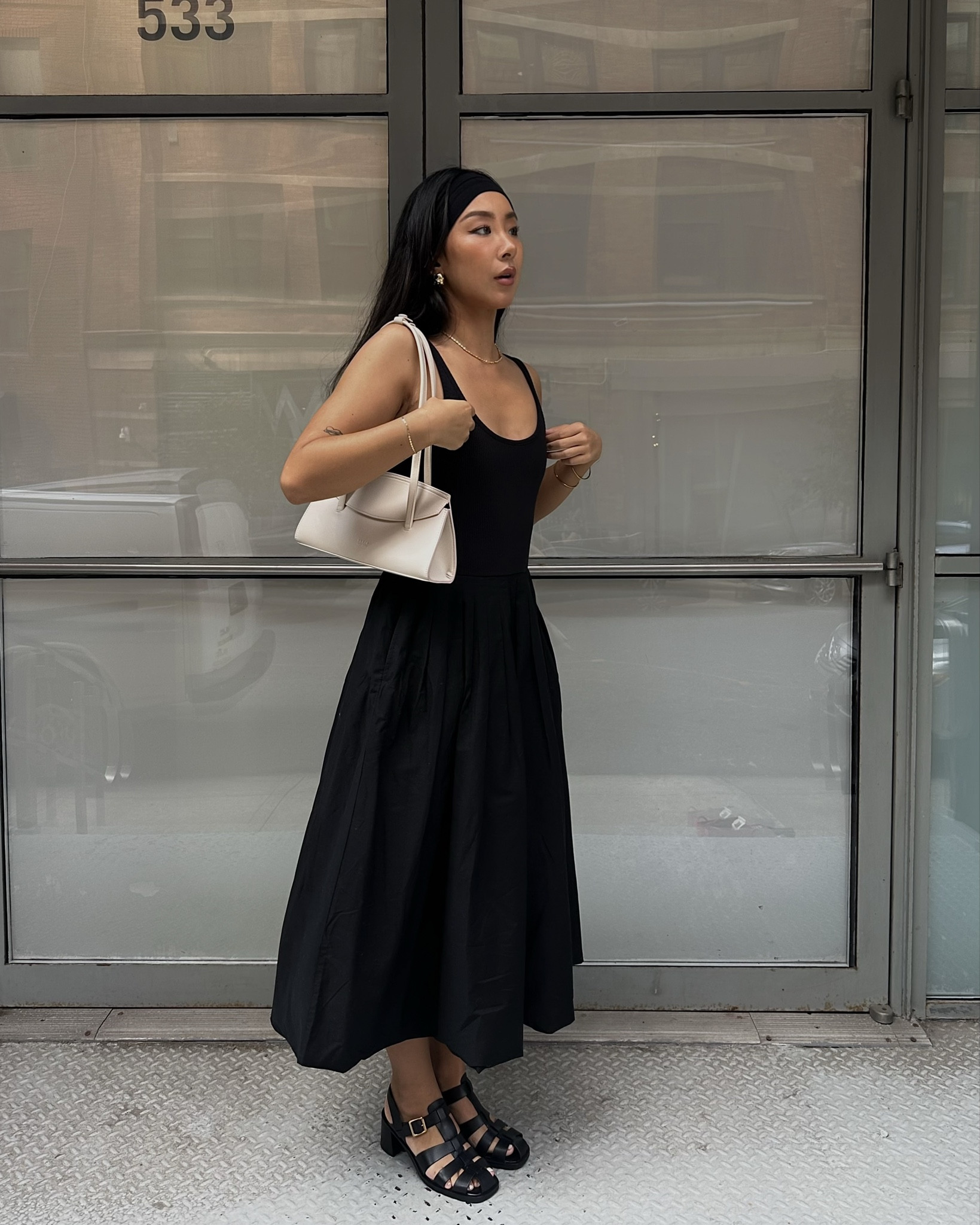 The perfect black midi dress 

#minimalstyle 
