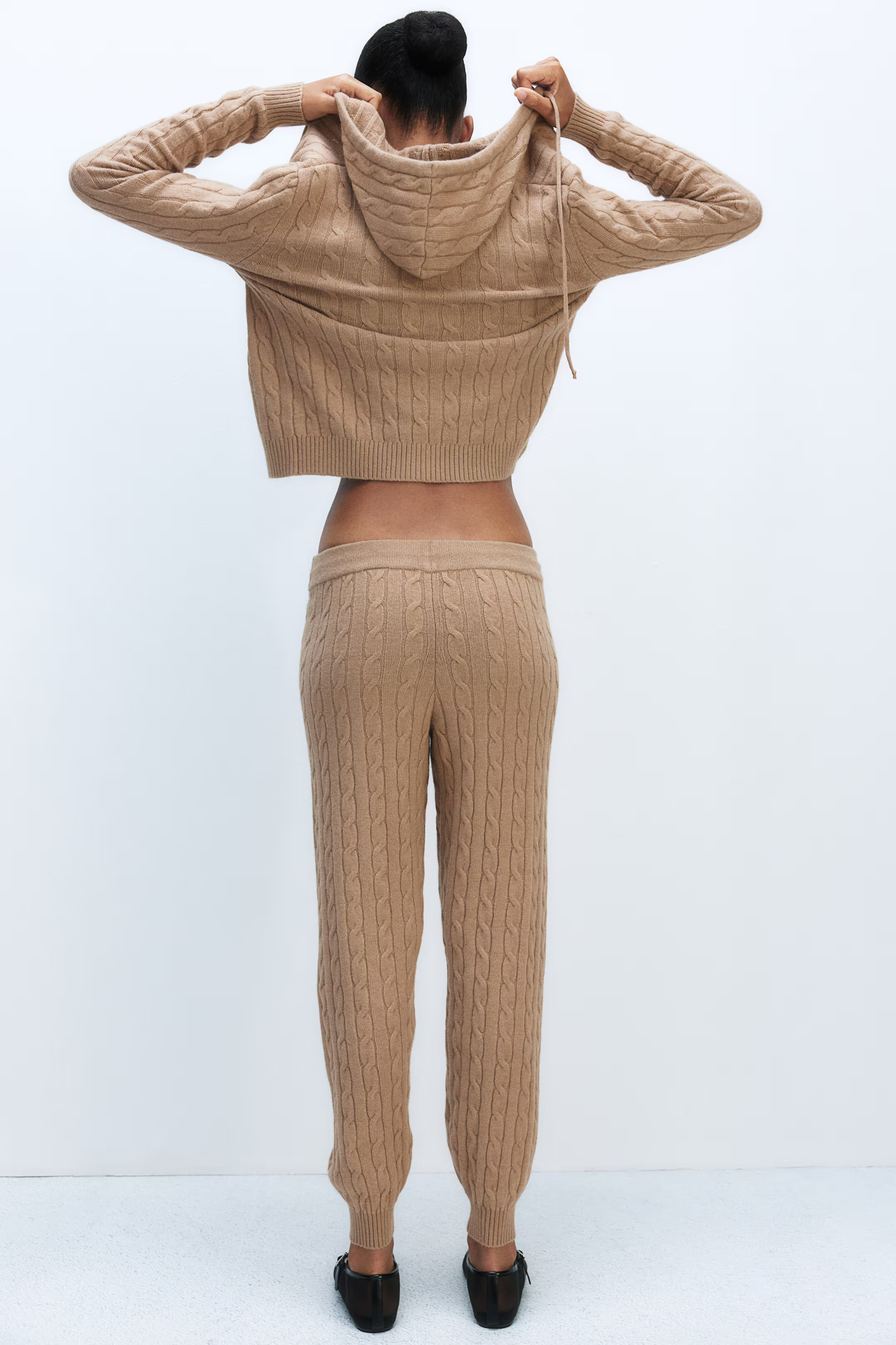 Cable-knit joggers - Dark beige - Ladies | H&M GB | H&M (UK, MY, IN, SG, PH, TW, HK)