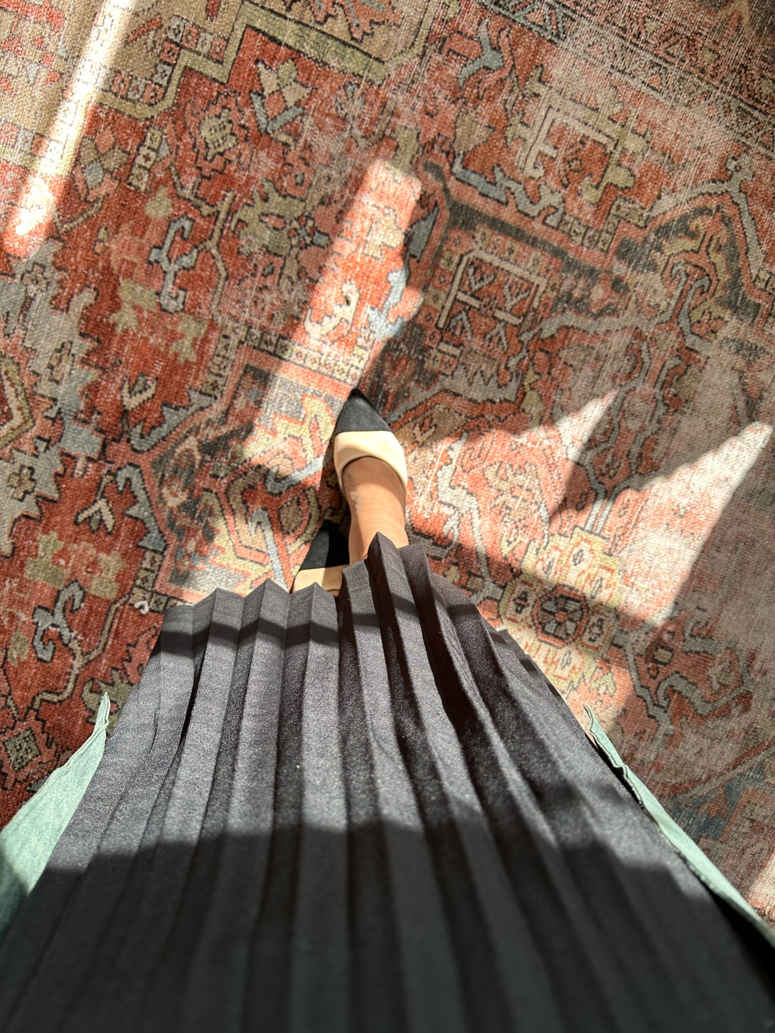 Absolute favorite mules from Amazon “ The drop” 🧡

Perfect for pairing with jeans, skirts and dresses. 


#LTKfit #LTKcurves #LTKSeasonal