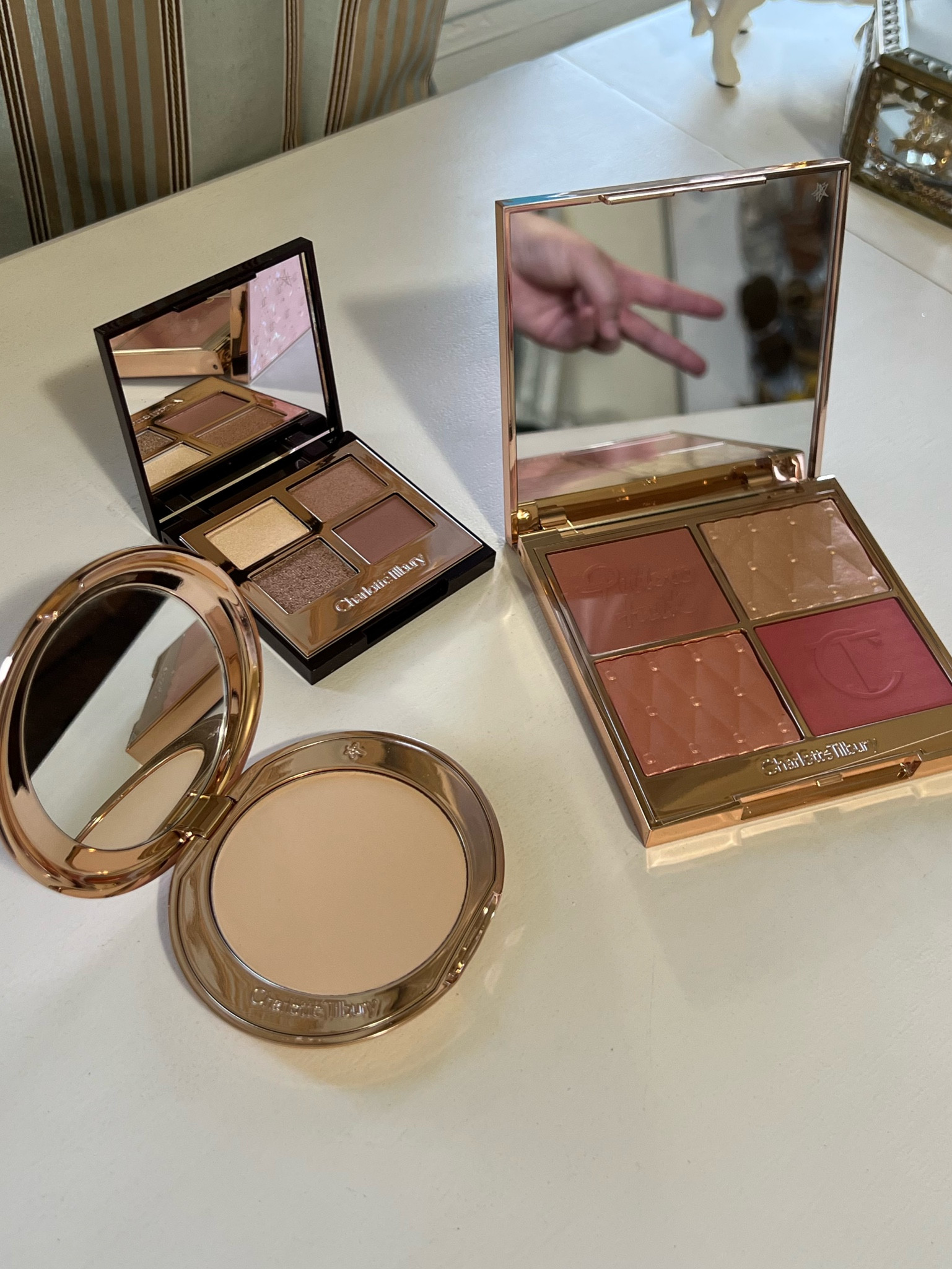 Valentines Makeup 💄 💘
Obsessed 😍 

#LTKbeauty #LTKSeasonal #LTKstyletip