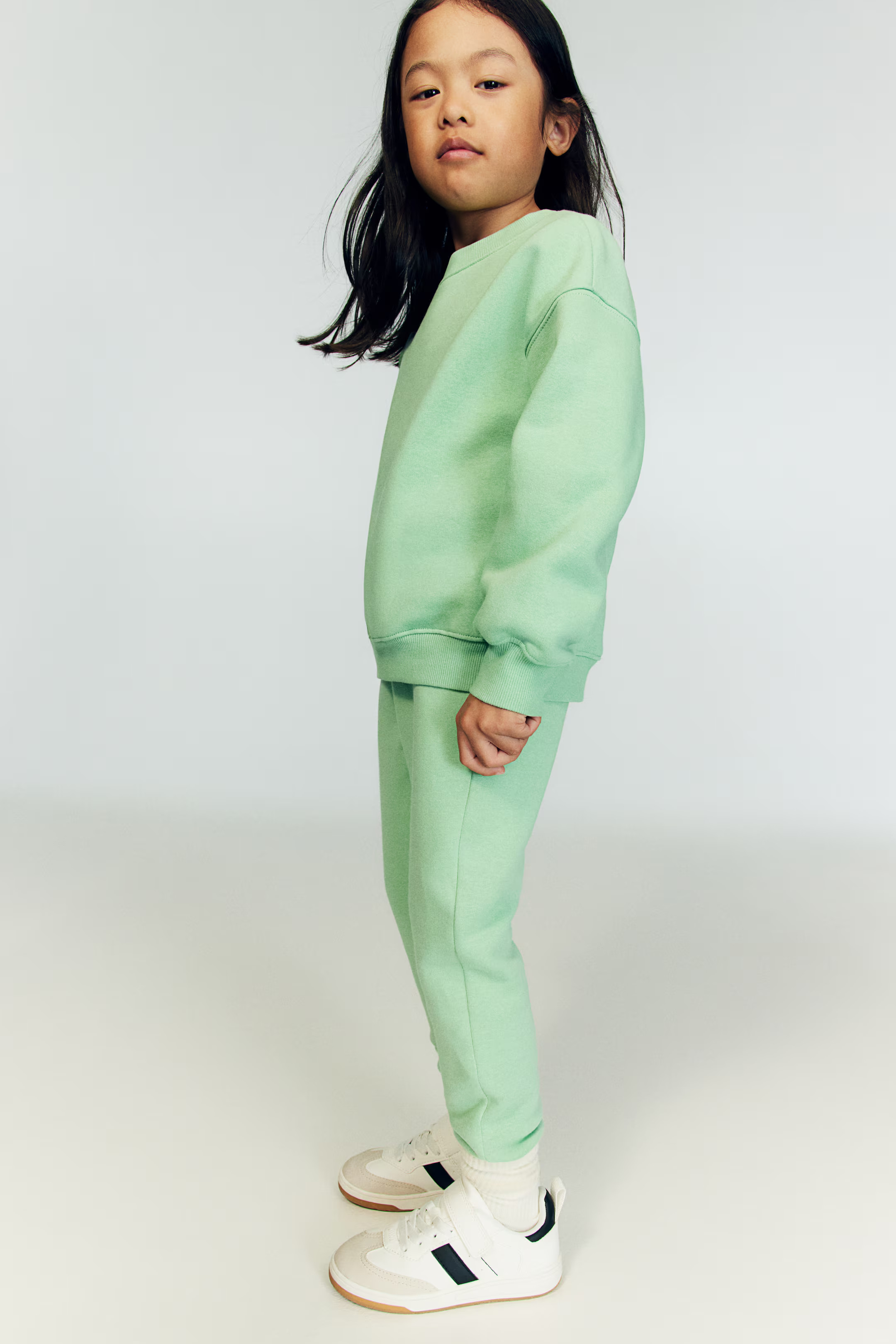 Oversized Crew-neck Sweatshirt - Crew-neck - Long sleeve - Light green - Kids | H&M CA | H&M (US + CA)