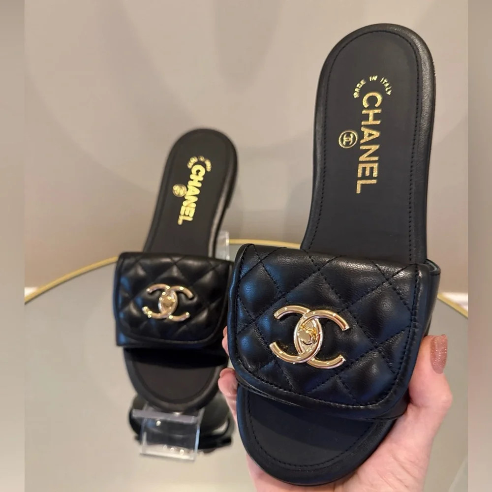 CHANEL | Poshmark