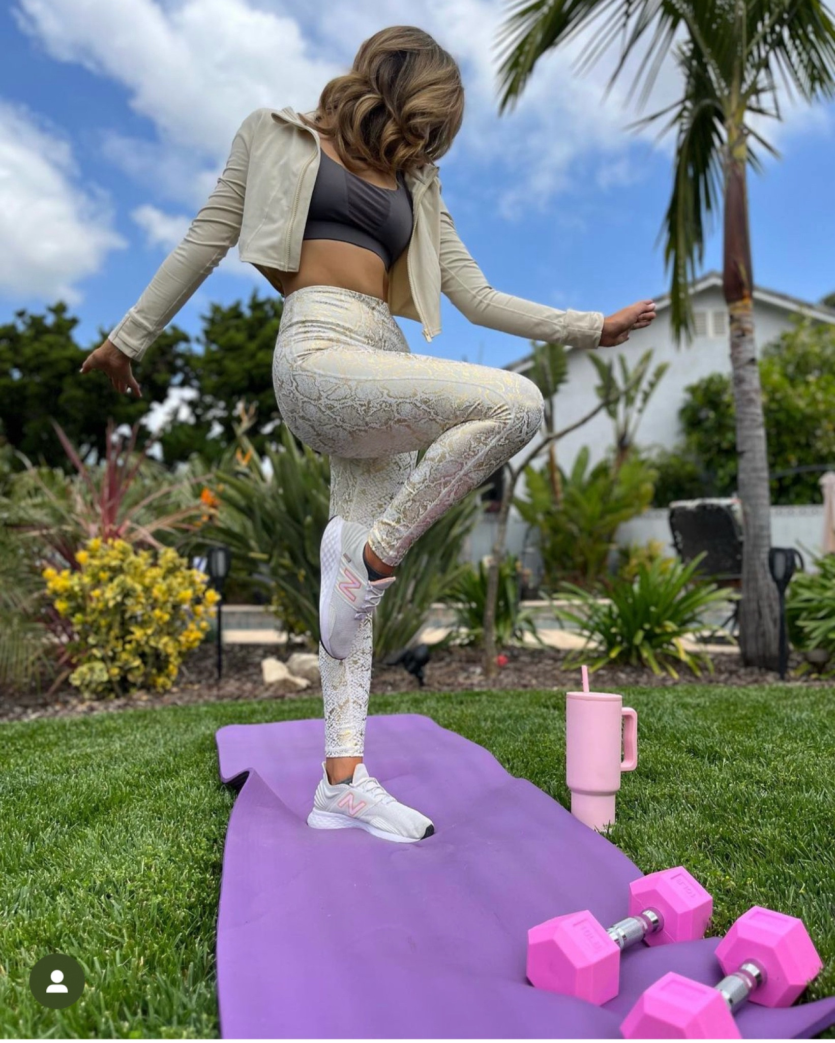 What are your goals for the new year? Self improvement, fitness, exercise, self care? 💆‍♀️ whatever your goals make sure you take it slow and celebrate the each small victory. 
Here’s a look at some of my favorite fitness looks and gear. 
Los Angeles, Orange County, Anaheim, Southern California, So Cal, coffee, food, bites, life’s an adventure, instagram, sun, rain, Good Vibes, Peace, Love, Joy, Unity, energy, universe, crystals, Forgiveness,  I am Enough, personal blog, CrazieeGracie

#LTKfindsunder50 #LTKfitness #LTKitbag