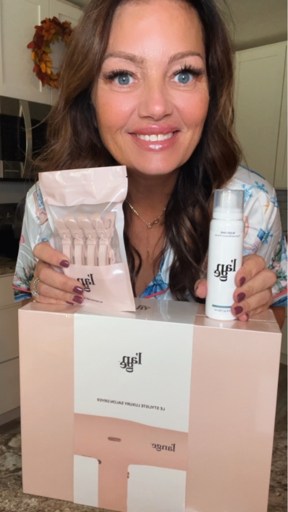 Was $239 Now $159zzzz WOW WOW WOW! This deal is AMAZING! #blackfriday #blackfridaydeals #langehair #hairtools #giftideas #christmasgifts 

#LTKGiftGuide #LTKSaleAlert #LTKBeauty