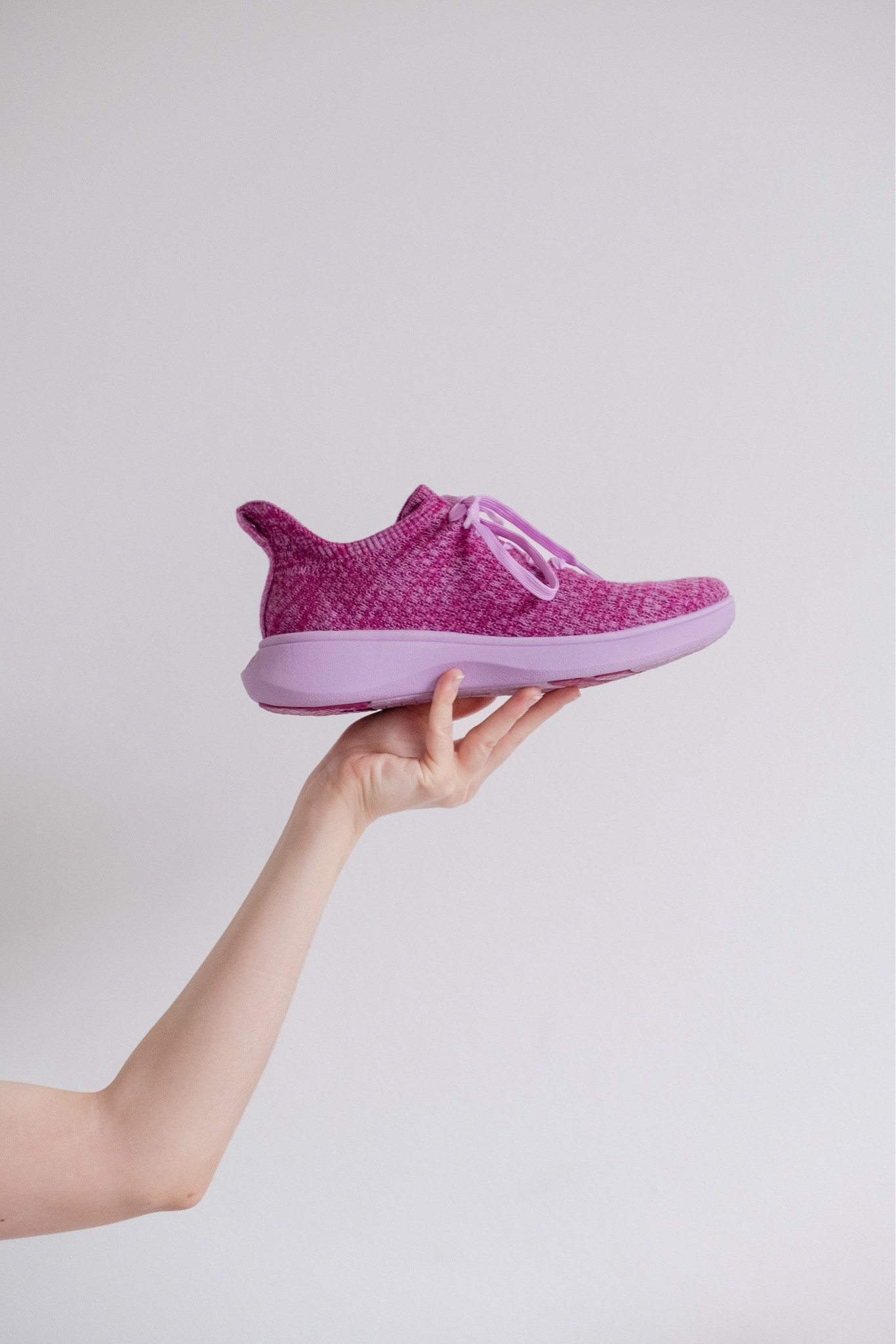 You know by now that I’m constantly cold so a pair of wool sneakers is the best to keep my feet warm in winter when being out!

These sneakers are comfortable, easy to slide on and water repellent! The last feature is great if you leave in a country like the Netherlands that is always raining!

#LTKeurope #LTKfitness #LTKshoecrush