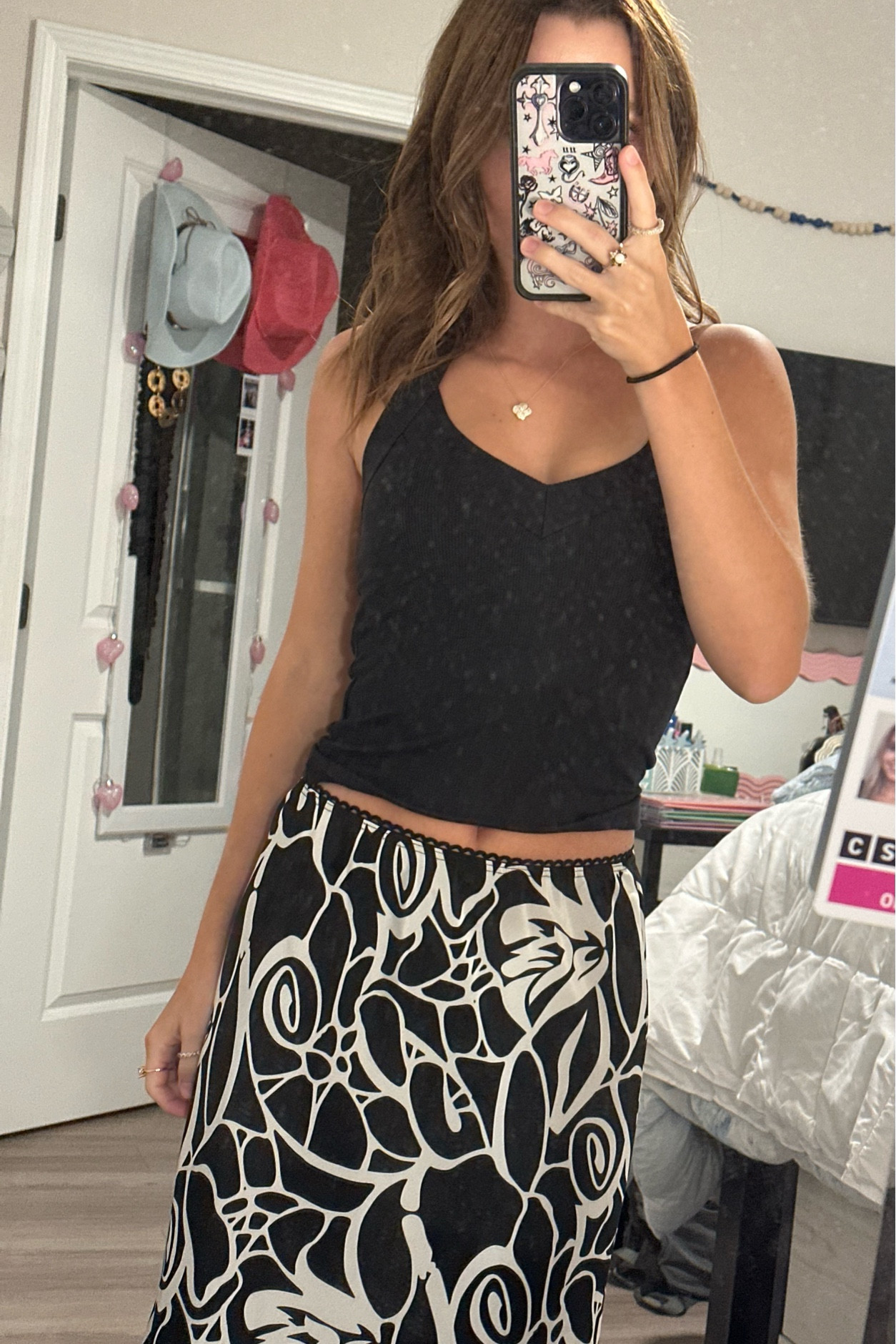 cute going out outfit🖤
skirt is thrifted

#LTKBacktoSchool #LTKFindsUnder100 #LTKFindsUnder50