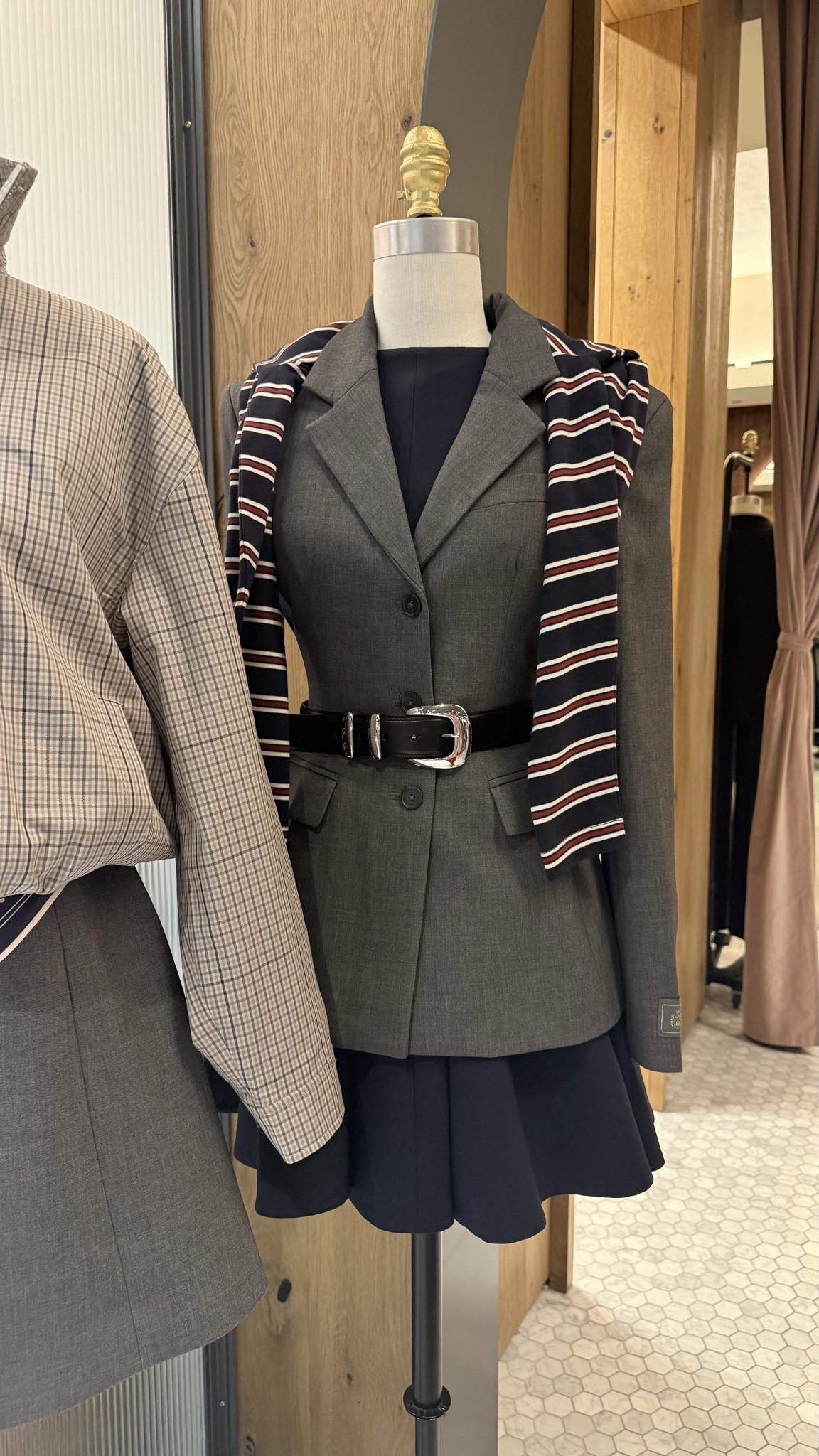 This snatched blazer is so cute & chic 

#LTKootd #LTKPetite #LTKWorkwear