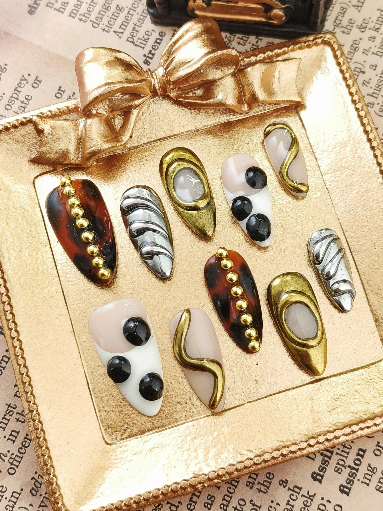 Ancient Roman Female Gladiators | 10 Pcs Medium-Length Almond Shape, Wild And Palace Style Collis... | SHEIN