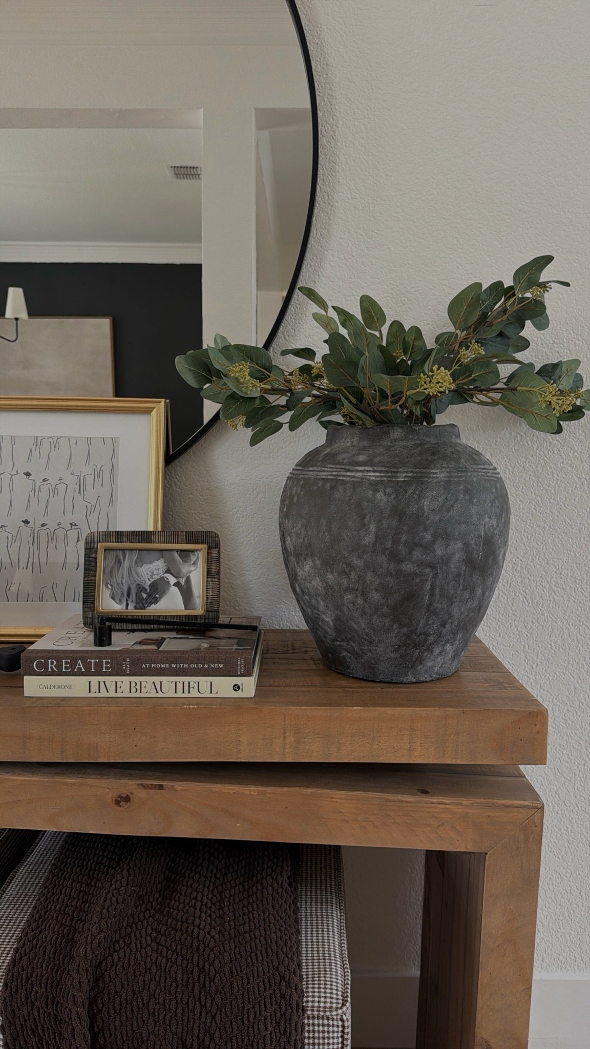 So impressed with these Target stems! I only used two in this large vase. Linked similar vase and my other entryway console pieces too!

#LTKHome #LTKSeasonal