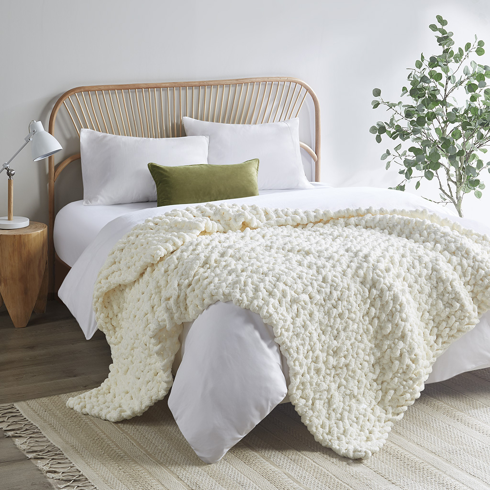 Polyester Solid Chenille Chunky Knit Throw In Ivory | 1stopbedrooms
