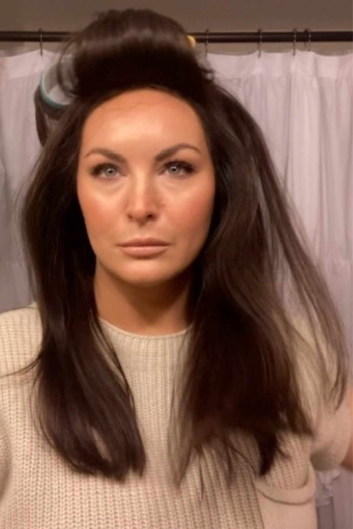 Monday morning hair. Because we have a lot of meetings and we need all the self-confidence we can muster. 💪 #goodhairday #bighairdontcare #ultahaul

#LTKbeauty #LTKstyletip