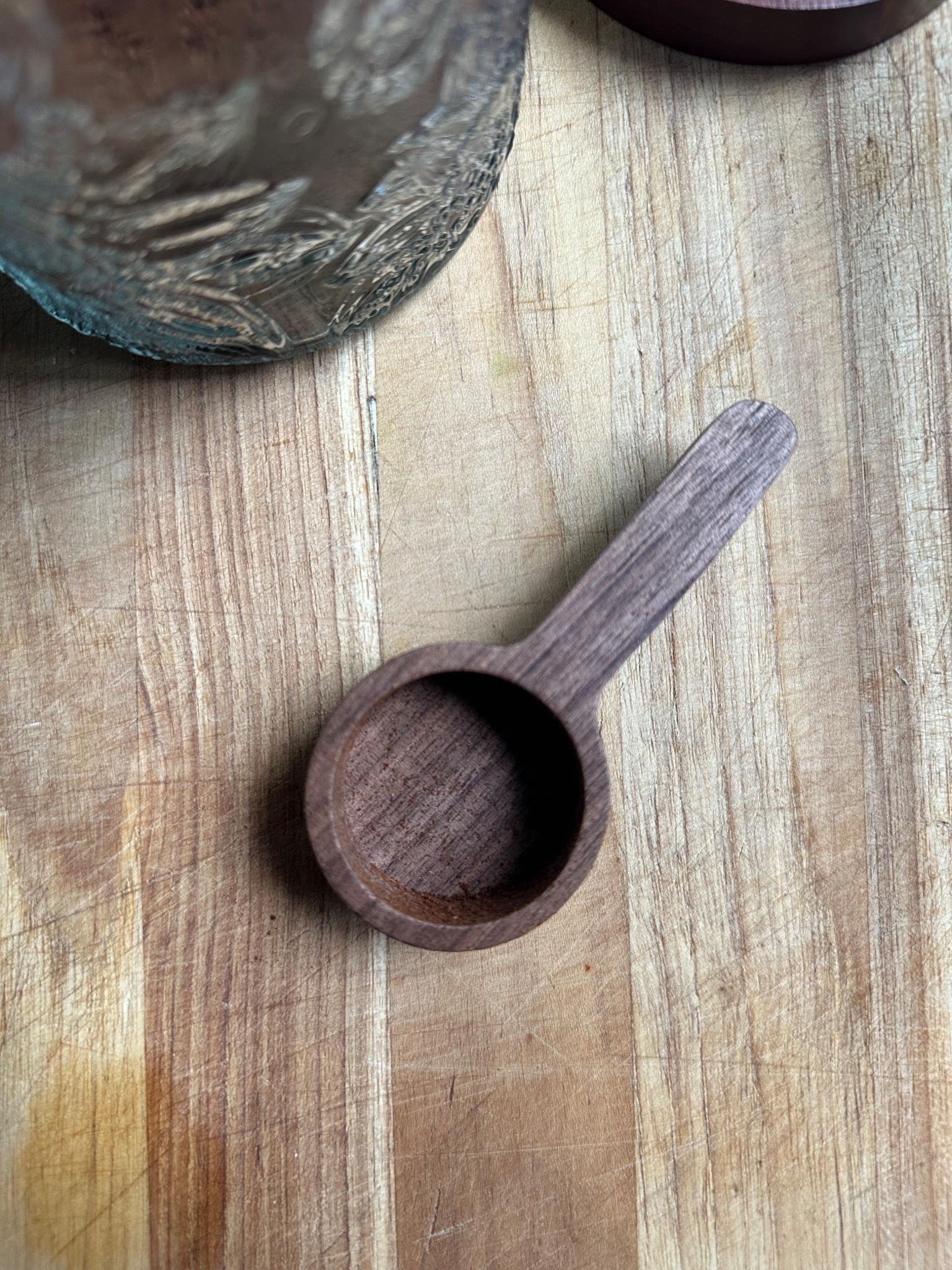 Wooden coffee scooper  + airtight jarr

#LTKHome #LTKFindsUnder50