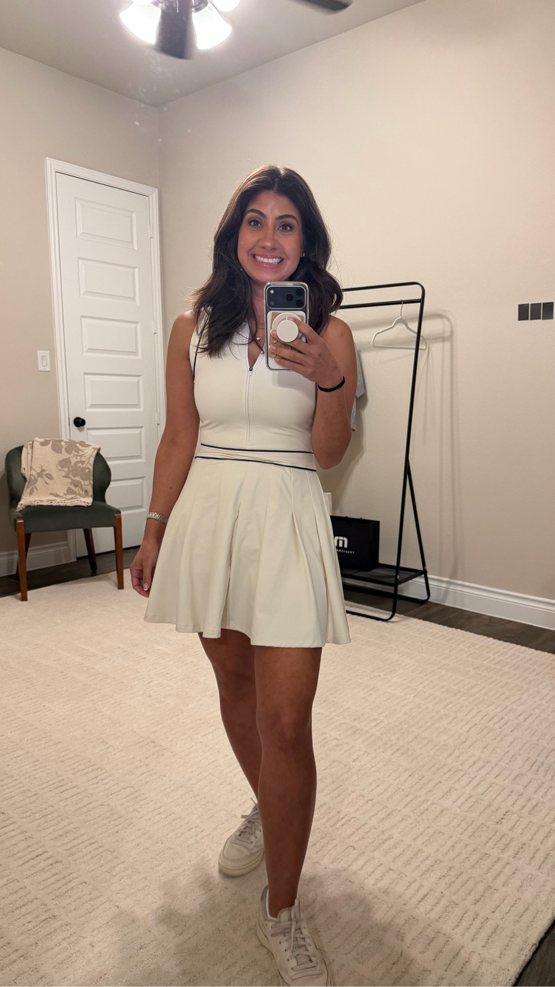 Added a little cream dress to the collection. This one is from @fore_te_ 💙🤍 Now availble at Nordstrom!
Wearing a small in the dress and jacket