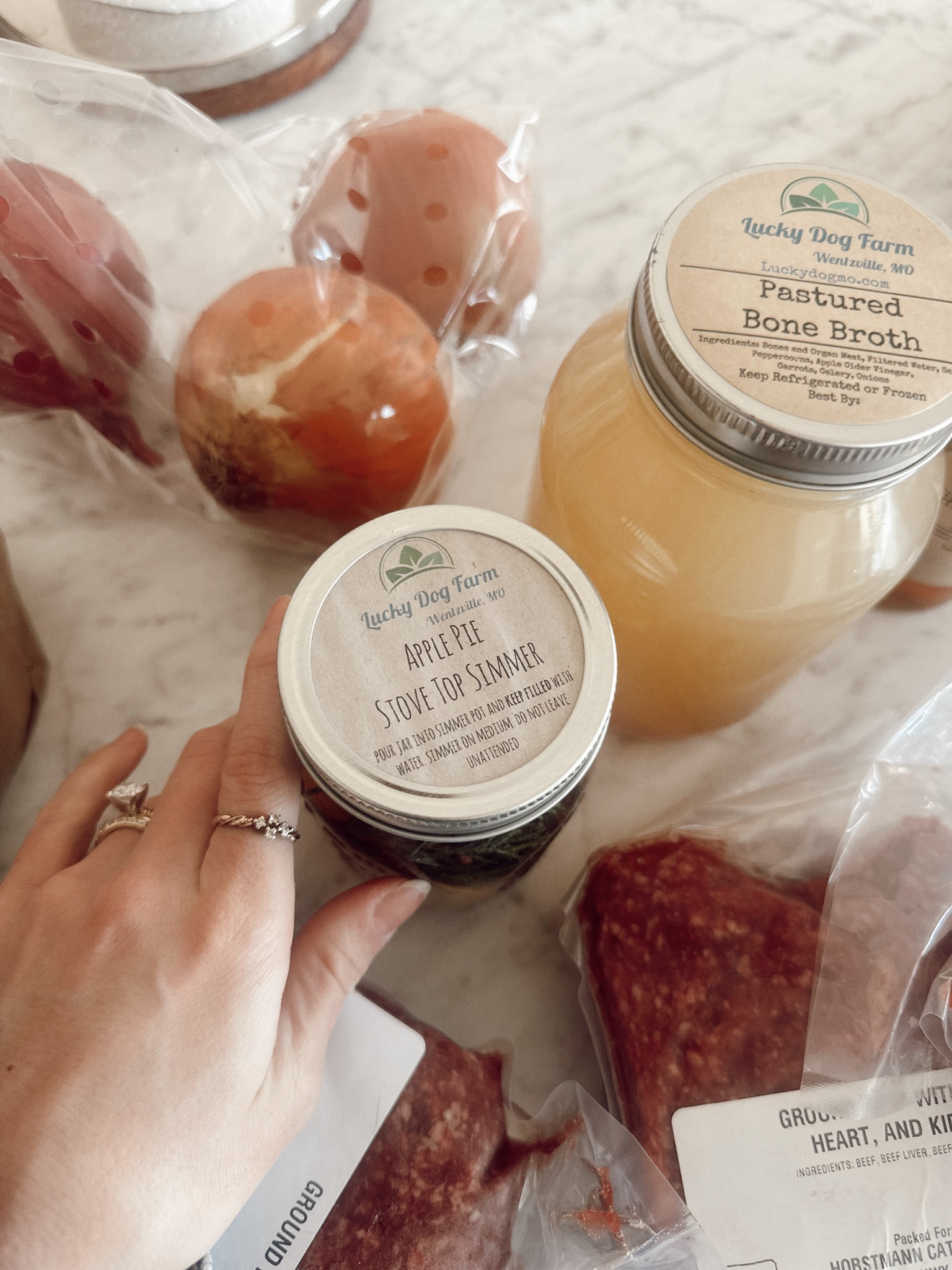 Another favorite alternative to candles and wall plug-ins is to put your favorite things in a pot and simmer it. It will literally make your house smell amazing!! We have apples, orange, rosemary, cinnamon, and a few other things going right now! 😍
Makes a great gift idea | house warming gift for a loved one! 🧺🍯

#LTKHoliday #LTKSeasonal #LTKHome