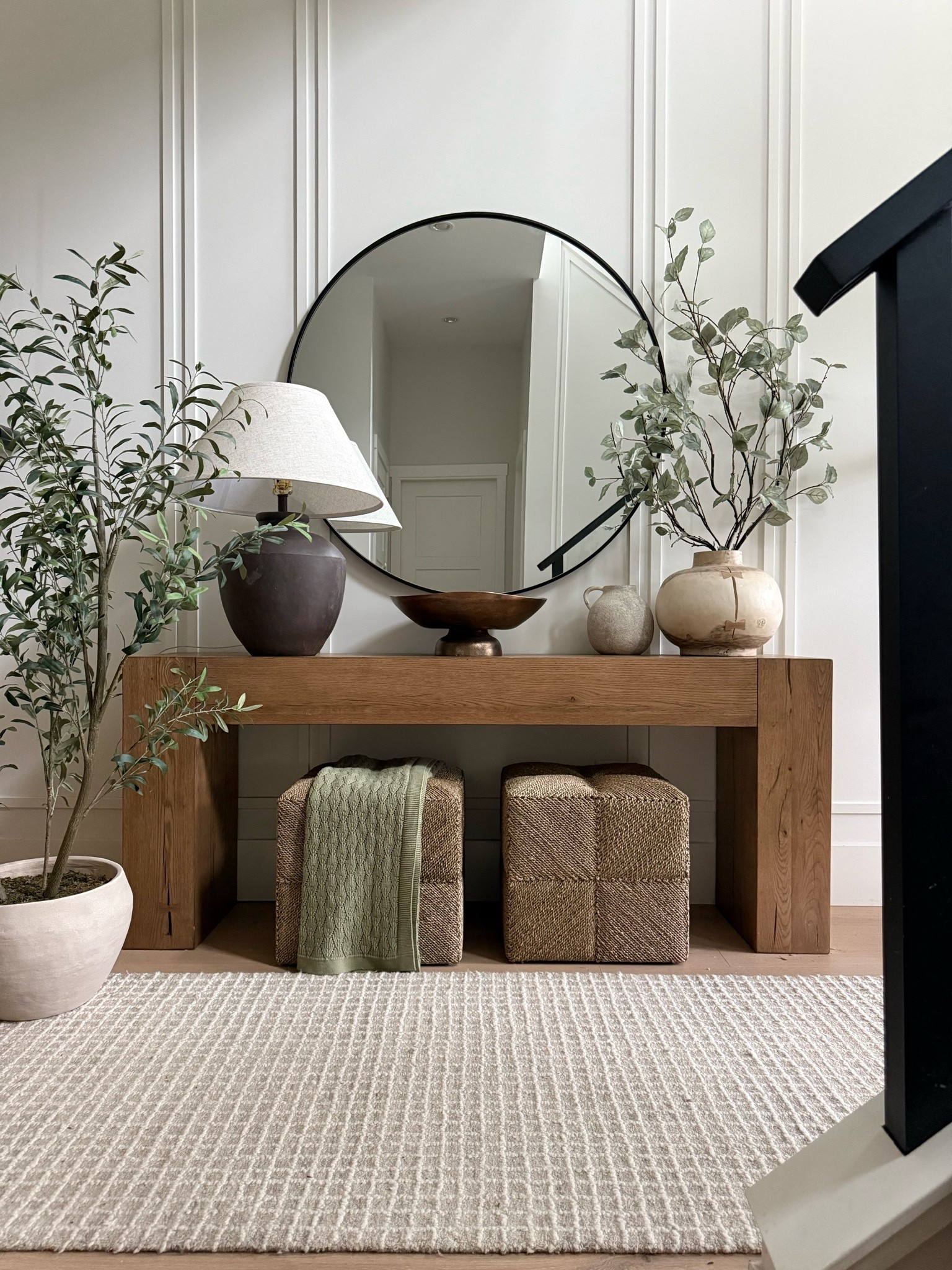 LOVE the texture on these ottomans! Perfectly organic✨
