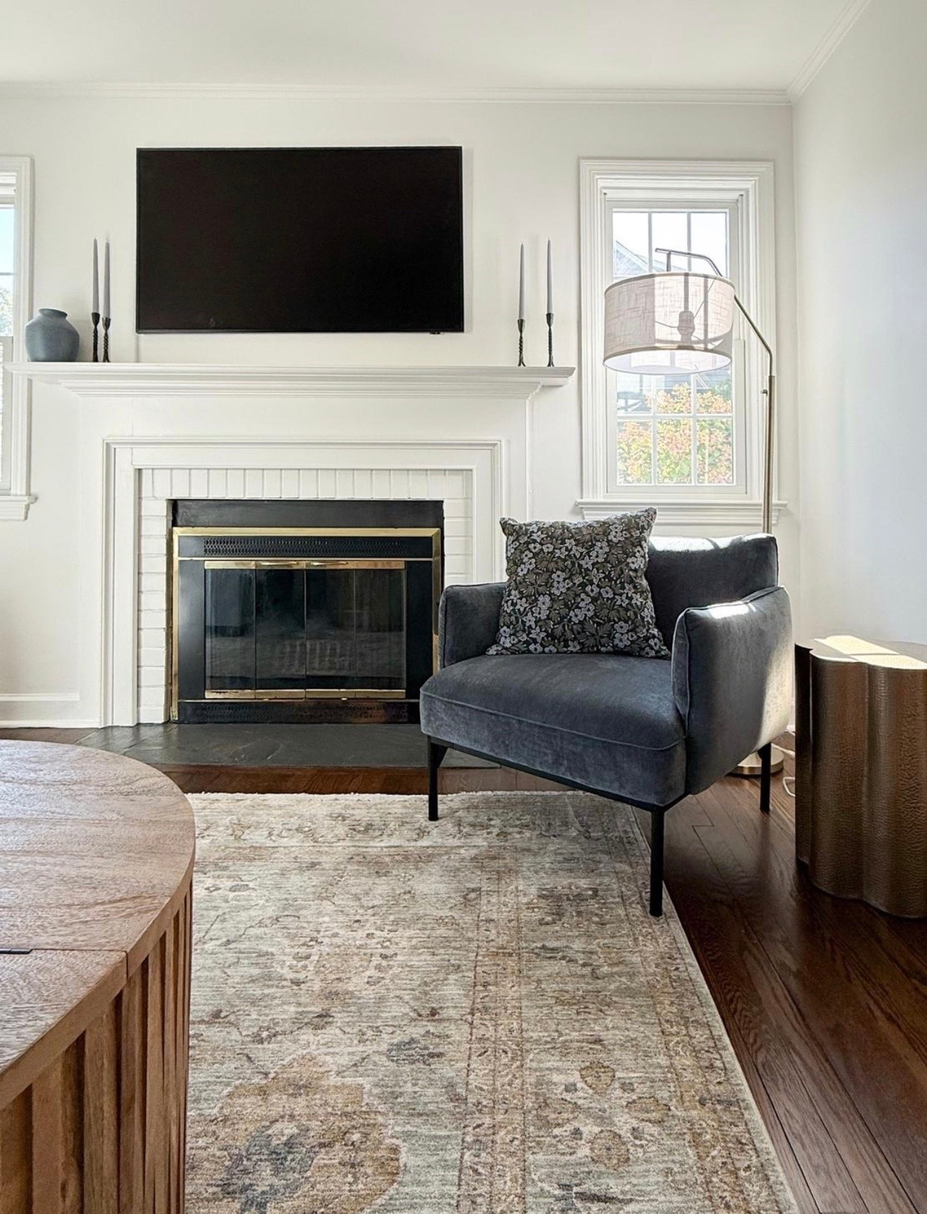 Cozy living room loading! Swill waiting on window treatments (and one actual window!) and a few accessories but I LOVE how this room looks! Lining the furniture and accessories that we chose (along with this Frame TV that’s currently on sale!!)