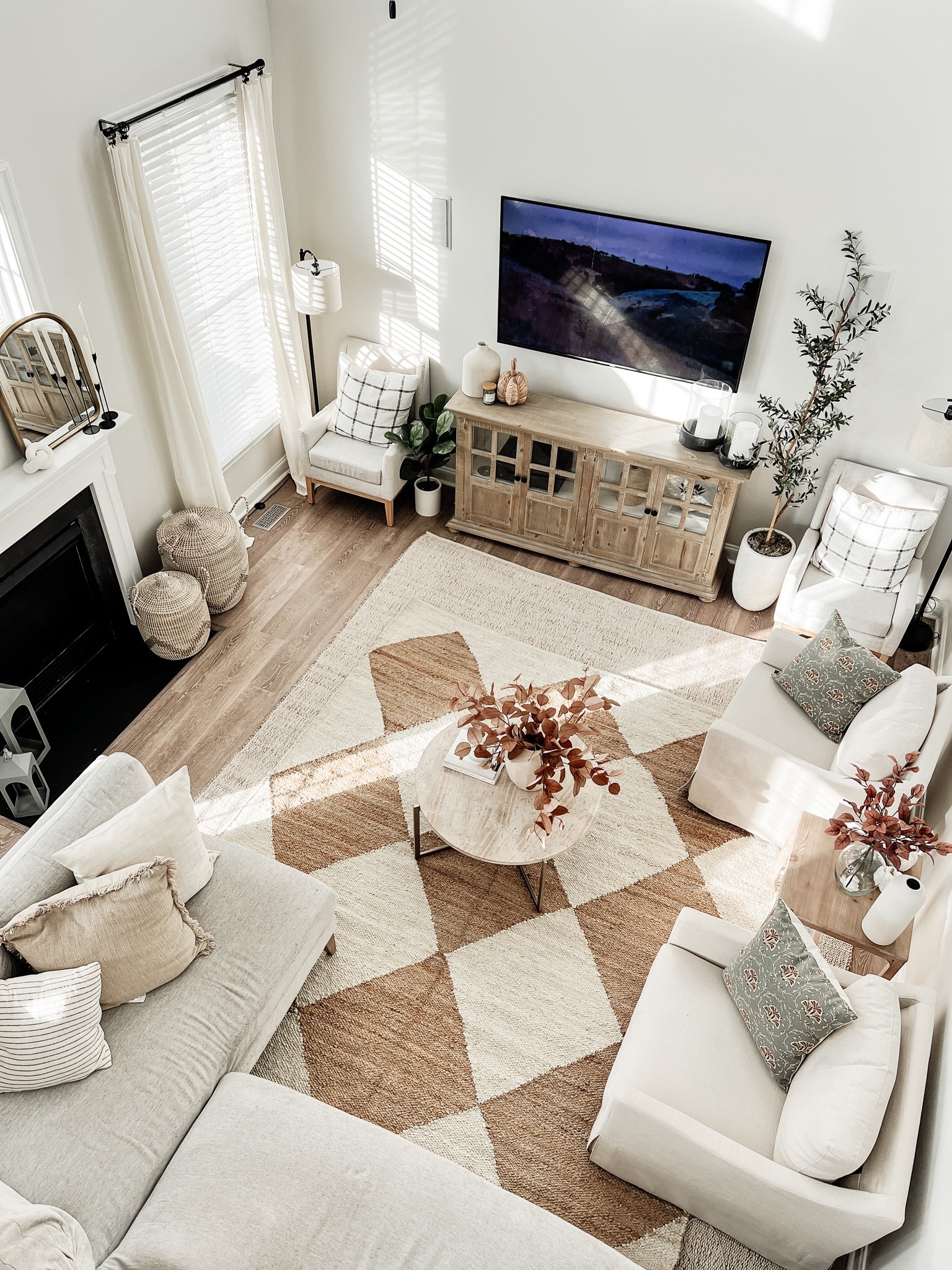 Rug

#LTKfamily #LTKhome #LTKSeasonal