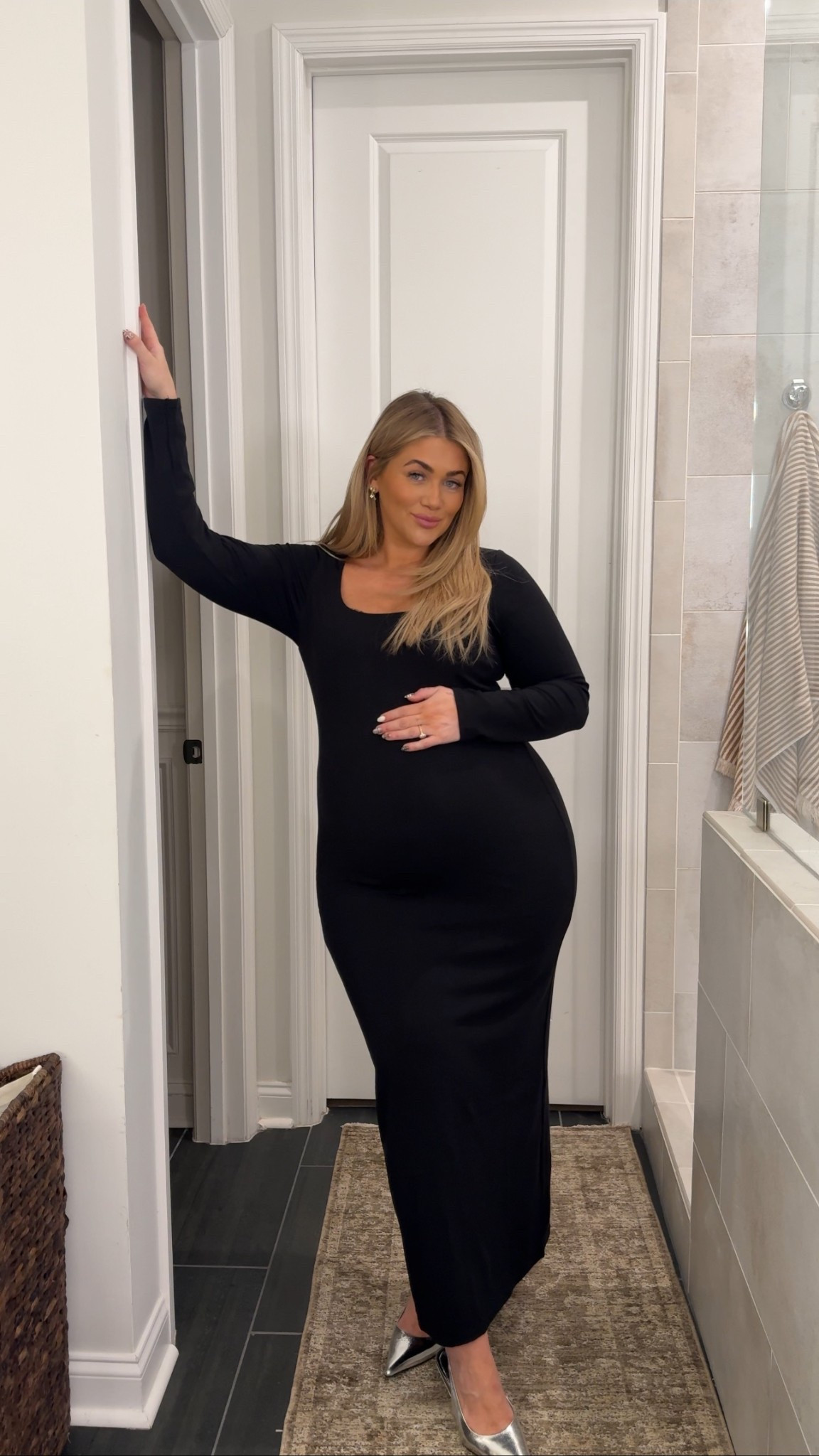 @victoriassecret with the cutest Valentines Day finds! 🩷Use code: LTK20 for 20% off + free shipping over $35! #VSParnter 

Red pjs — XL/XXL
Black pjs — XL 
Bra — 36B 
Black dress — XL 