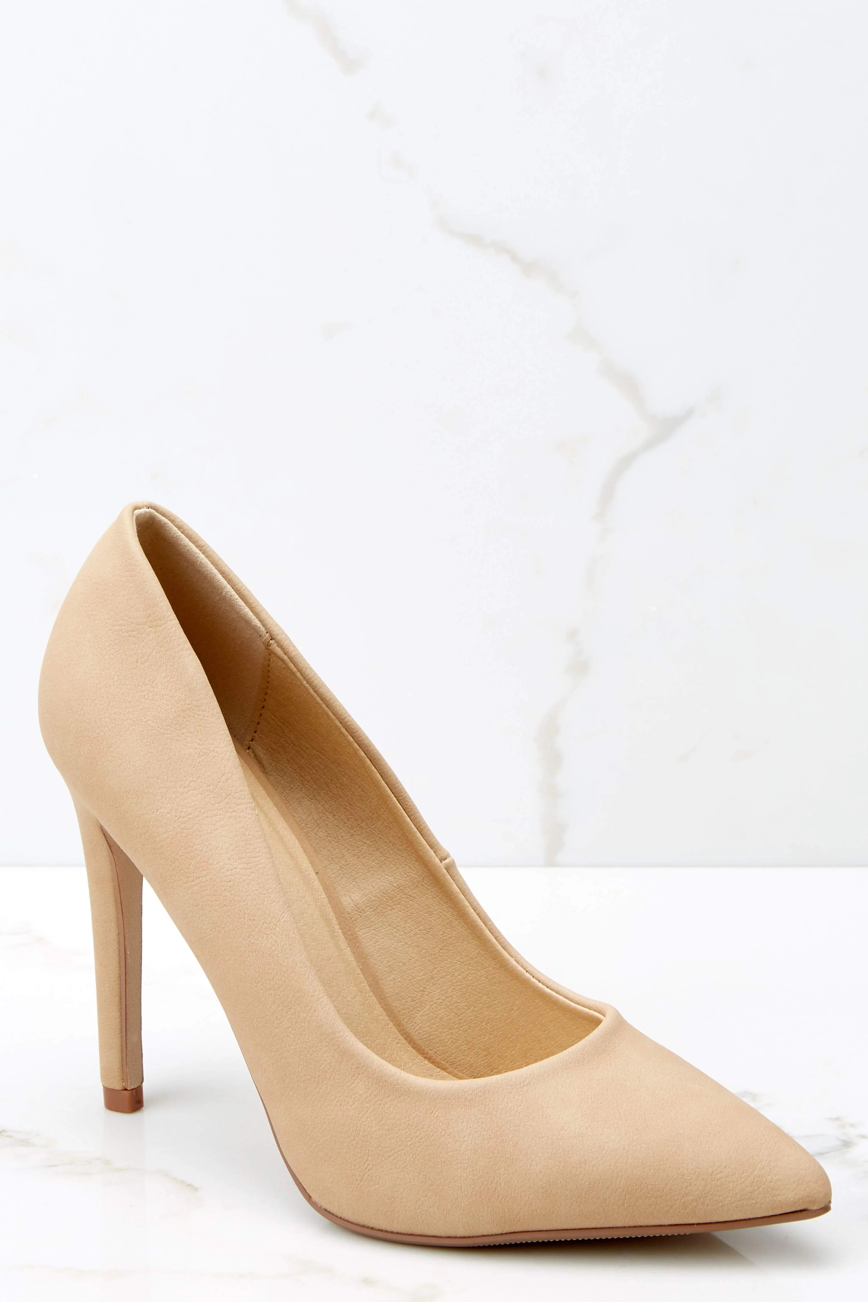 Picture Perfect Natural Pointed Pumps | Red Dress 