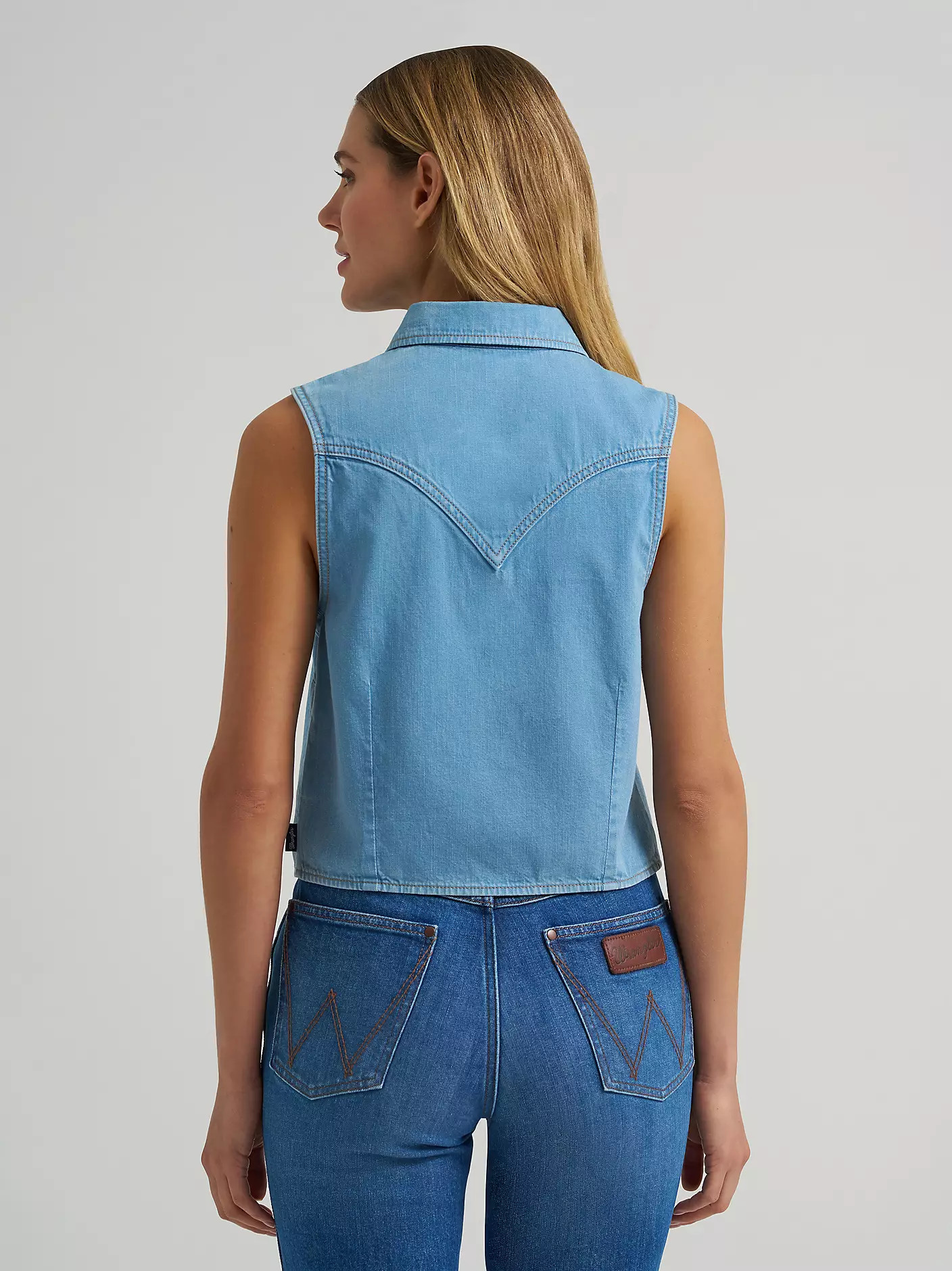 Women's Saddle Embroidered Denim Sleeveless Snap Shirt | Wrangler