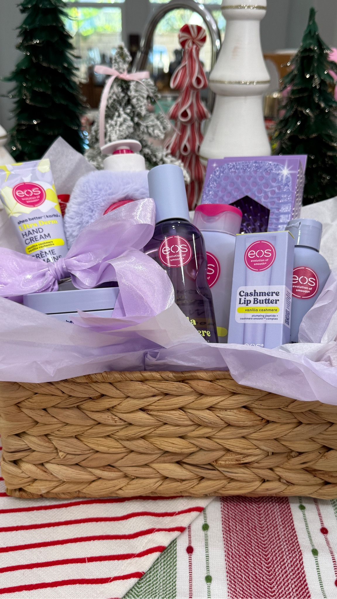 Tween Christmas Gift. Teen Christmas gift. Mommy Christmas gift!! This basket is filled with the trends! Perfect gift!! 

#LTKHoliday #LTKselfcare #LTKGiftGuide
