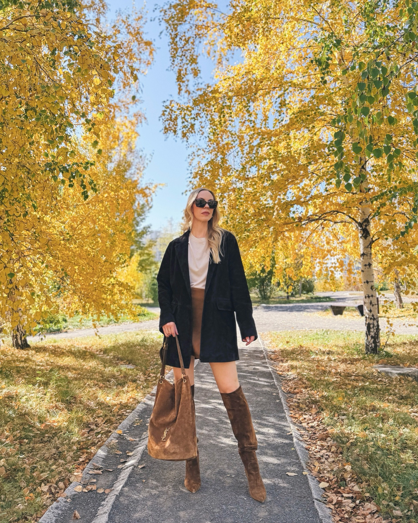 Fall outfit with dark brown suede blazer, faux suede mini skirt and tall suede boots 🍂

#LTKSeasonal #LTKOver40 #LTKNYFW