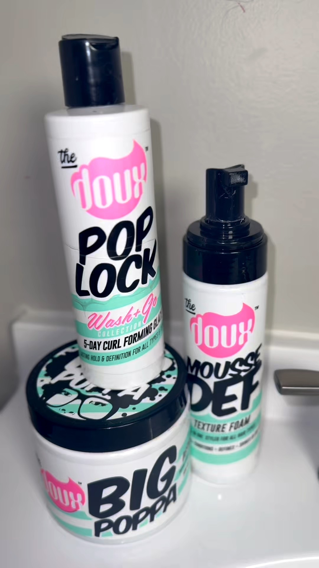 Air-dry wash & go curls 🤍
No diffuser, no heat — just Pop & Lock for soft, defined curls every time.

Tap to shop my go-to curly routine ✨
Links in my LTK.

#WashAndGoCurls #AirDryCurls #CurlyHairRoutine #LTKBeauty #TheDoux #ShortCurlyHair

#LTKmorningroutine #LTKdayinmylife #LTKBeauty