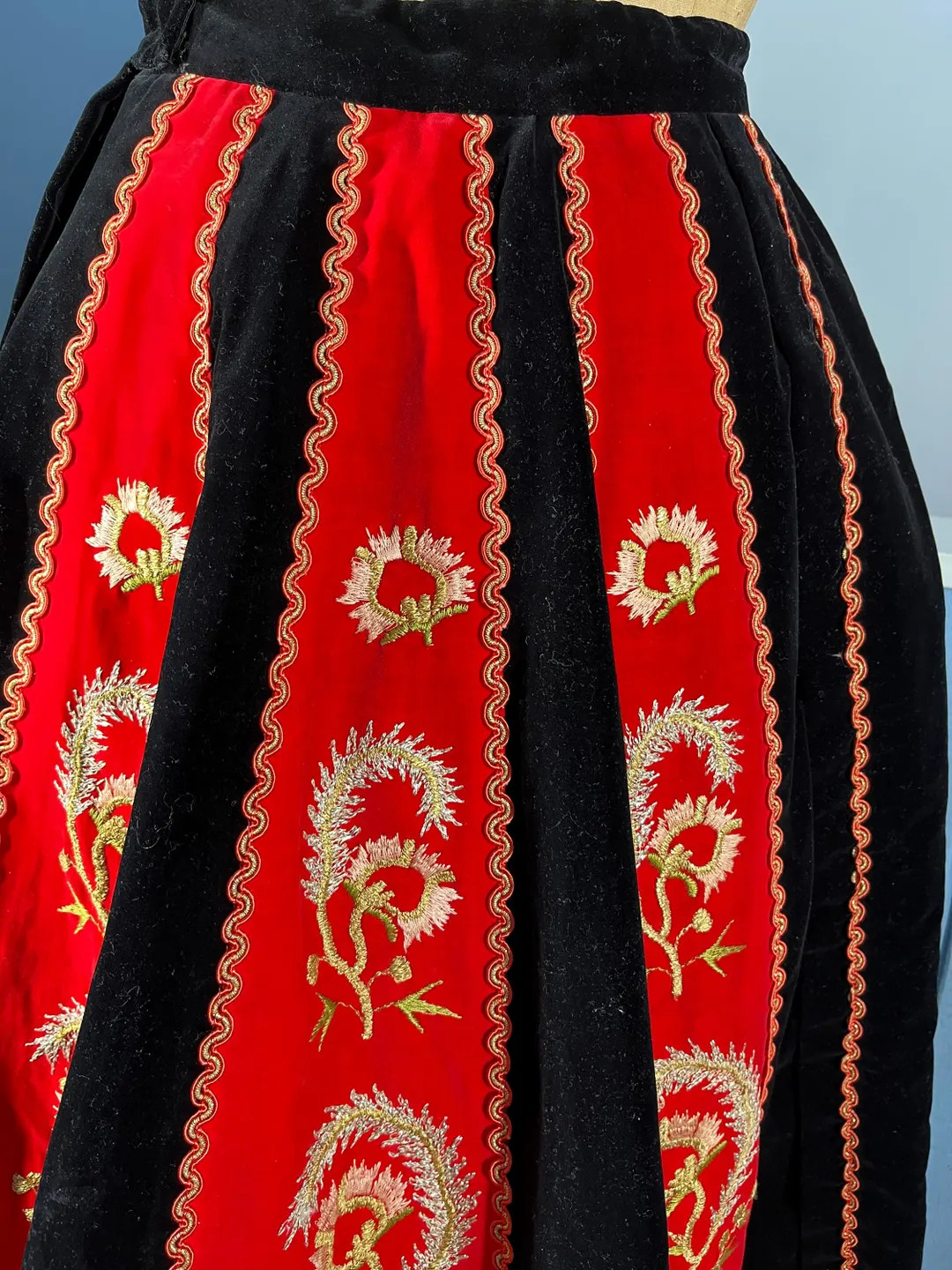 50's Skirt Black Velvet Front With Red Velvet Embroidered Panels on Back Size Small | Etsy (US)