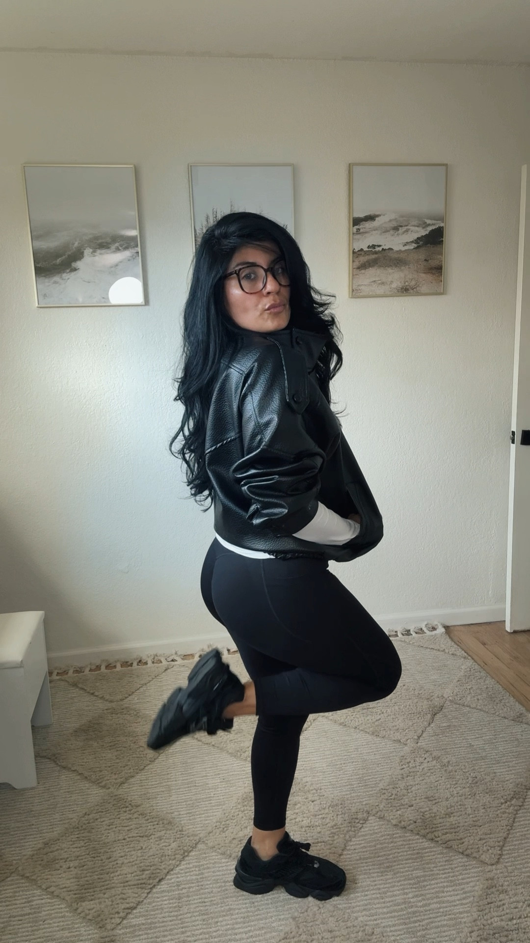The most snatching full compression butt lifting leggings with no butt scrunch & oversized moti jacket hits every time! 

#LTKootd #LTKMidsize #LTKOver40