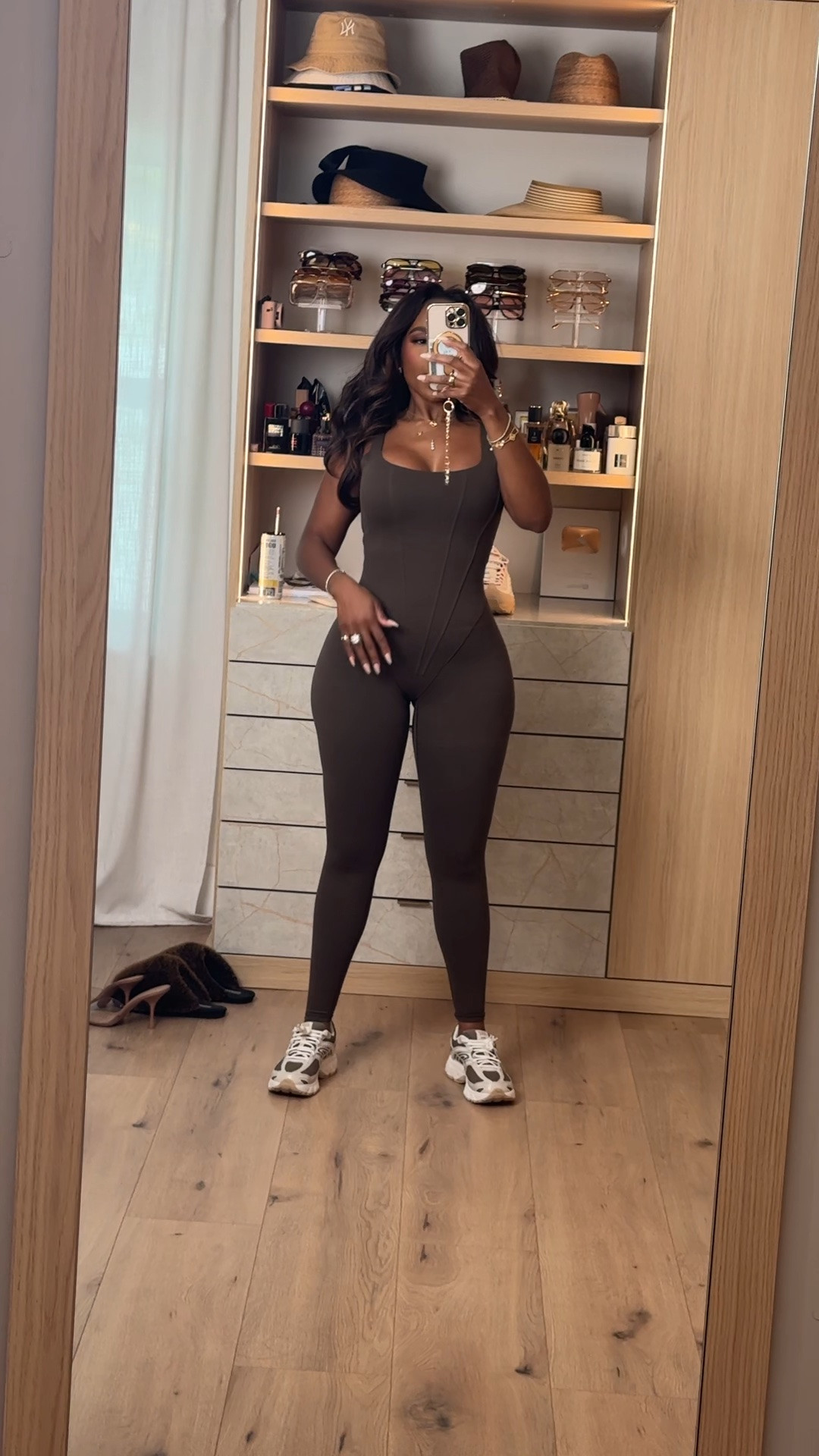 🤎 THE VIRAL SCULPTING JUMPSUIT 🤎

Hi Babes!

If you love looking snatched with minimal effort, this jumpsuit is a must-have. The sculpting fit hugs your curves in all the right places, smooths everything out, and gives that effortless model-off-duty vibe. Just add sneakers and you're out the door!

✨ FIT DETAILS
• Wearing Size Small
• True to Size
• Sculpting Compression Fit
• Super Stretchy & Comfortable
• Built-In Snatching Effect

✨ WHERE TO WEAR
• Travel Days
• Running Errands
• Coffee Runs
• Casual Weekends
• Gym To Street Looks
• Everyday Athleisure

Everything is linked below!

xx Kira | IG: KirasFashionFinds

34D • Size Small • 5'4" • 140 lbs