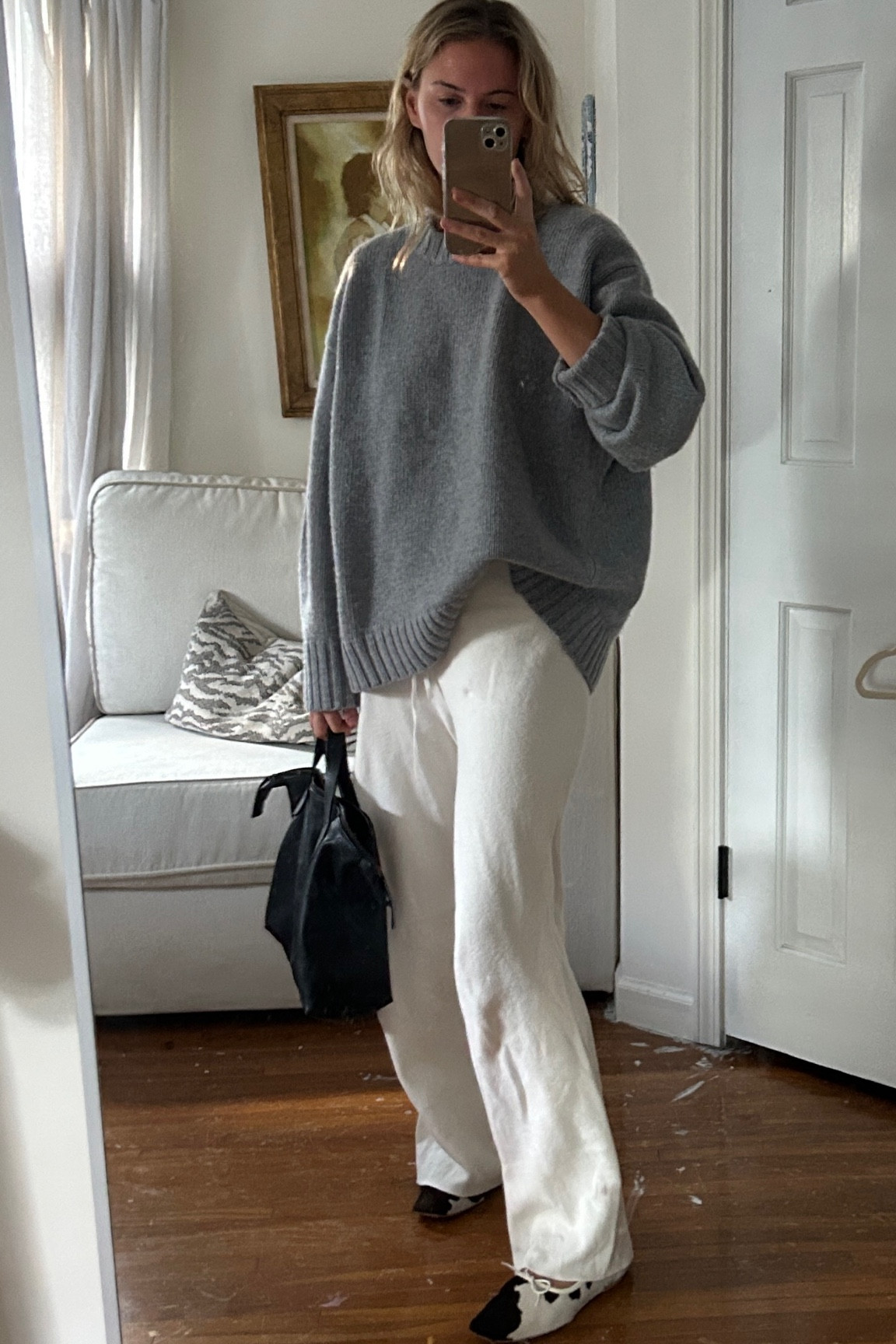My biggest style tip as a stay at home
Mom is to get rid of your sloppy, raggedy sweats and replace the with a chicer but equally comfortable alternative. This is my go to school pick up and drop off uniform  

#LTKShoeCrush #LTKStyleTip #LTKSeasonal