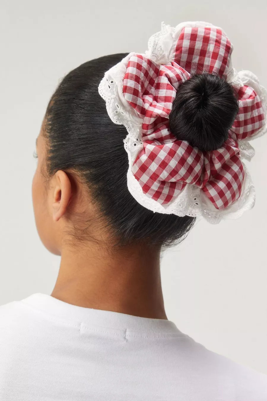 Gingham Flower Scrunchie | Nasty Gal US