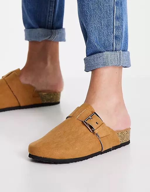 Qupid faux fur lined clogs in tan | ASOS (Global)