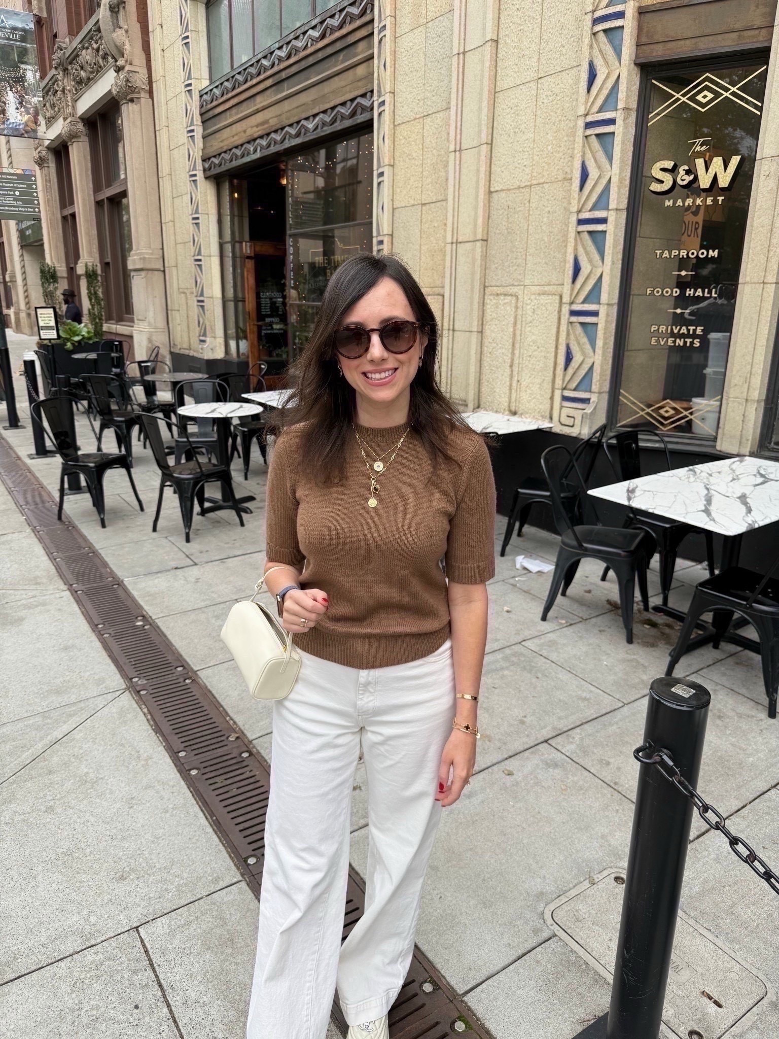 Vince short sleeve brown sweater (xs), baggy ecru white denim (25)



#LTKFindsUnder100 #LTKootd #LTKSeasonal