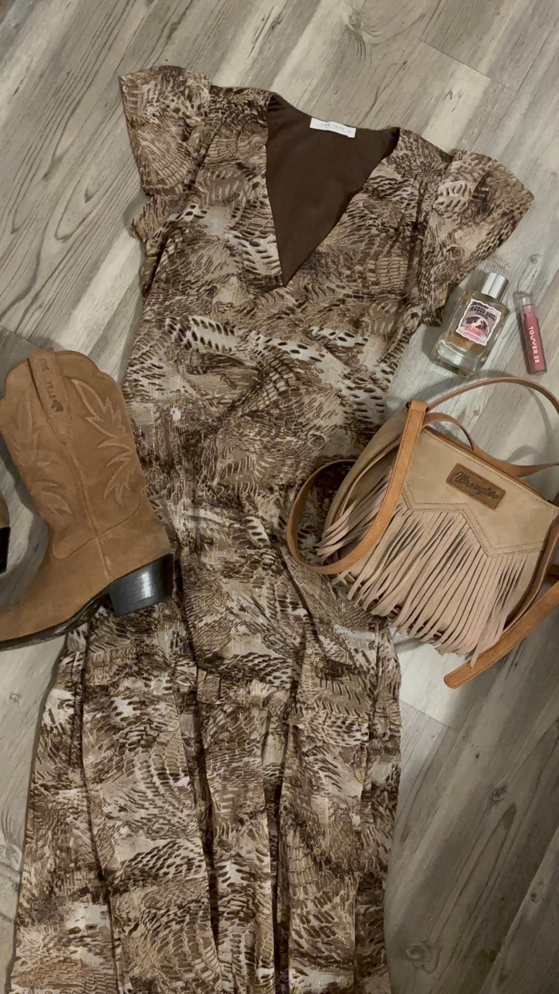 My dress is on sale at 12th tribe right now! Comes in two colors/patterns! Absolutely love the fit of this dress!

#LTKGiftGuide #LTKFindsUnder100 #LTKHoliday