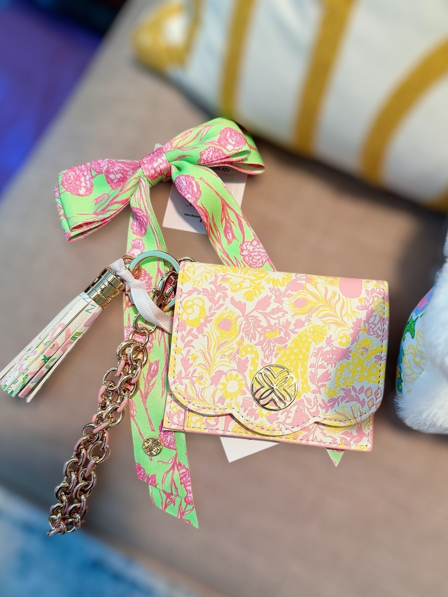 Lilly Pulitzer Card Case & Bow Set 🎀💗


The cutest little Lilly combo 🎀💗 This matching bow hair clip and snap card case are giving all the pink + green preppy vibes 🌸💚 I’m obsessed with the bright, happy prints and gold details—such a fun way to accessorize!

Perfect for tossing in your bag, clipping on your keys, or adding a pop of color to your everyday essentials ✨ Makes the sweetest gift idea too!

#LTKSeasonal #LTKOver40 #LTKWorkwear