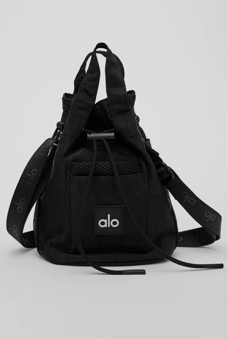 Stylish bucket bag | crossbody bag | nylon bags | athleisure | super cute, stylish everyday bags!! | alo yoga

#LTKstyletip #LTKunder100 #LTKitbag