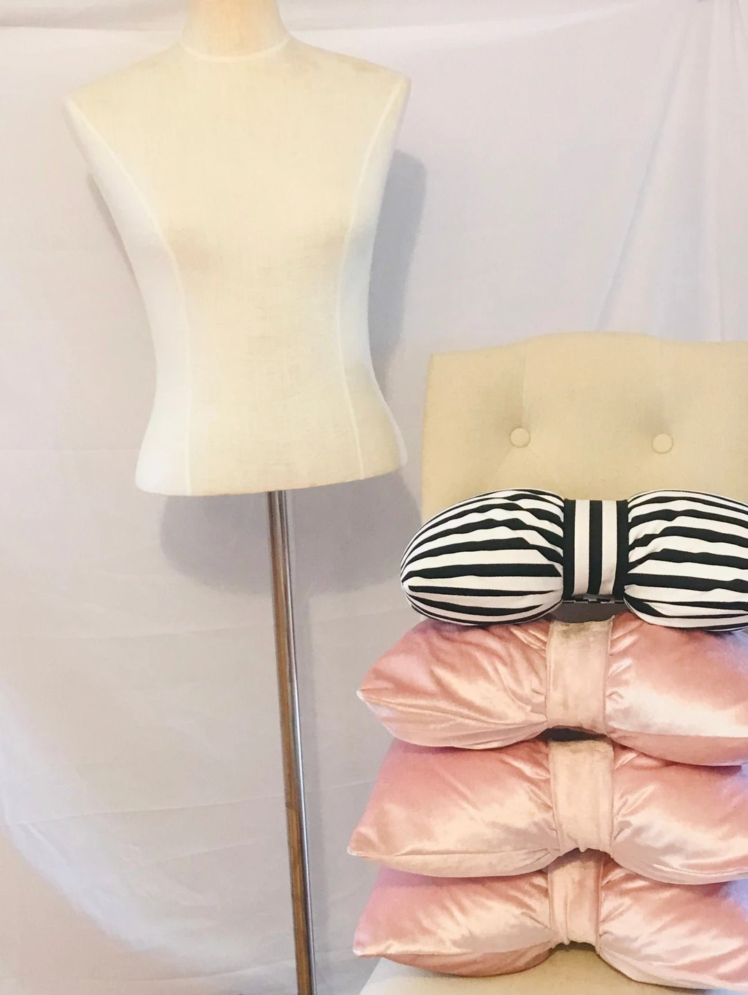 Light Pink Velvet Bow Throw Pillow With Pillow Insert - Etsy | Etsy (US)